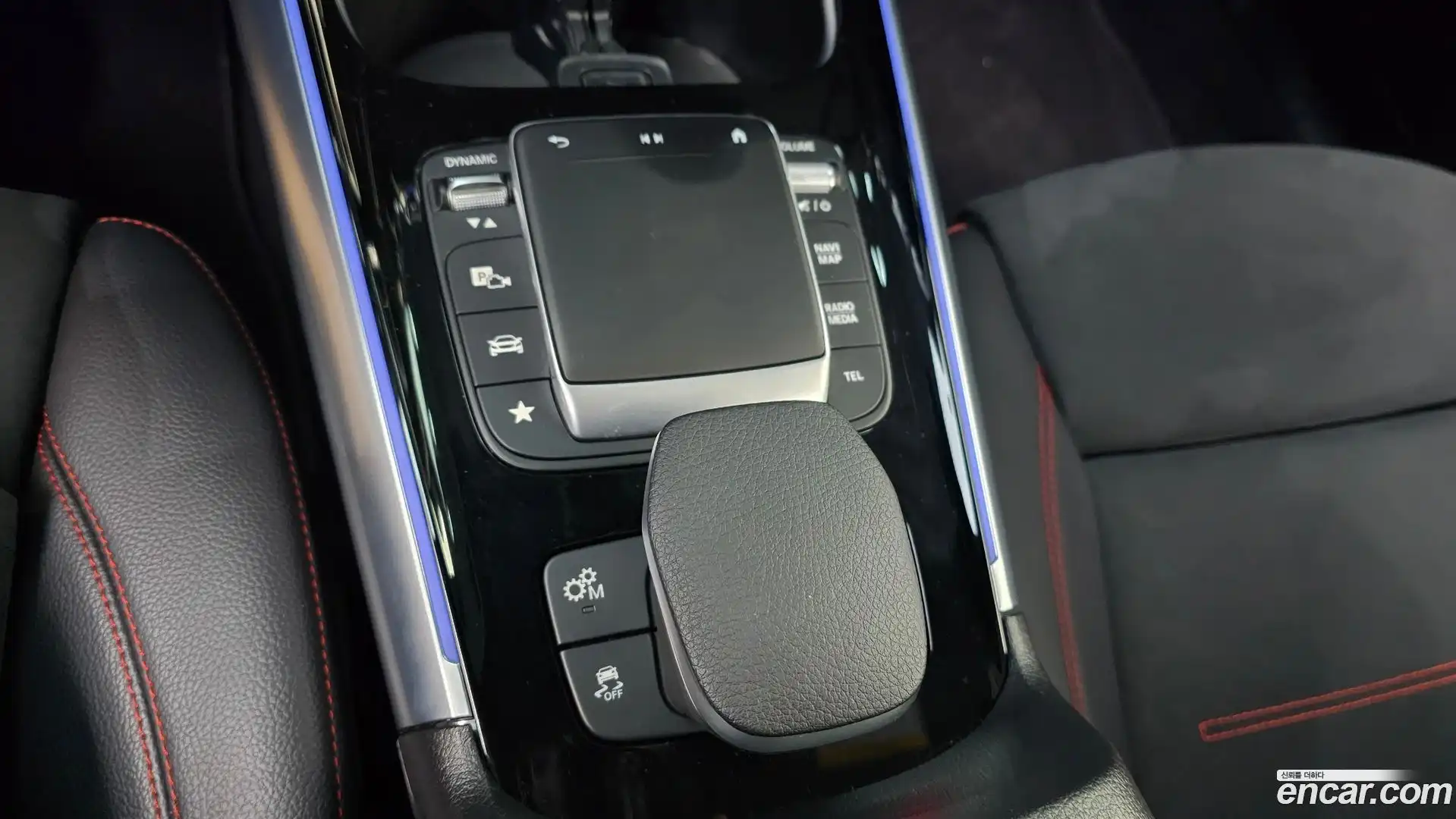 GLA-Class Mercedes-Benz 2023.1-OPTION-040