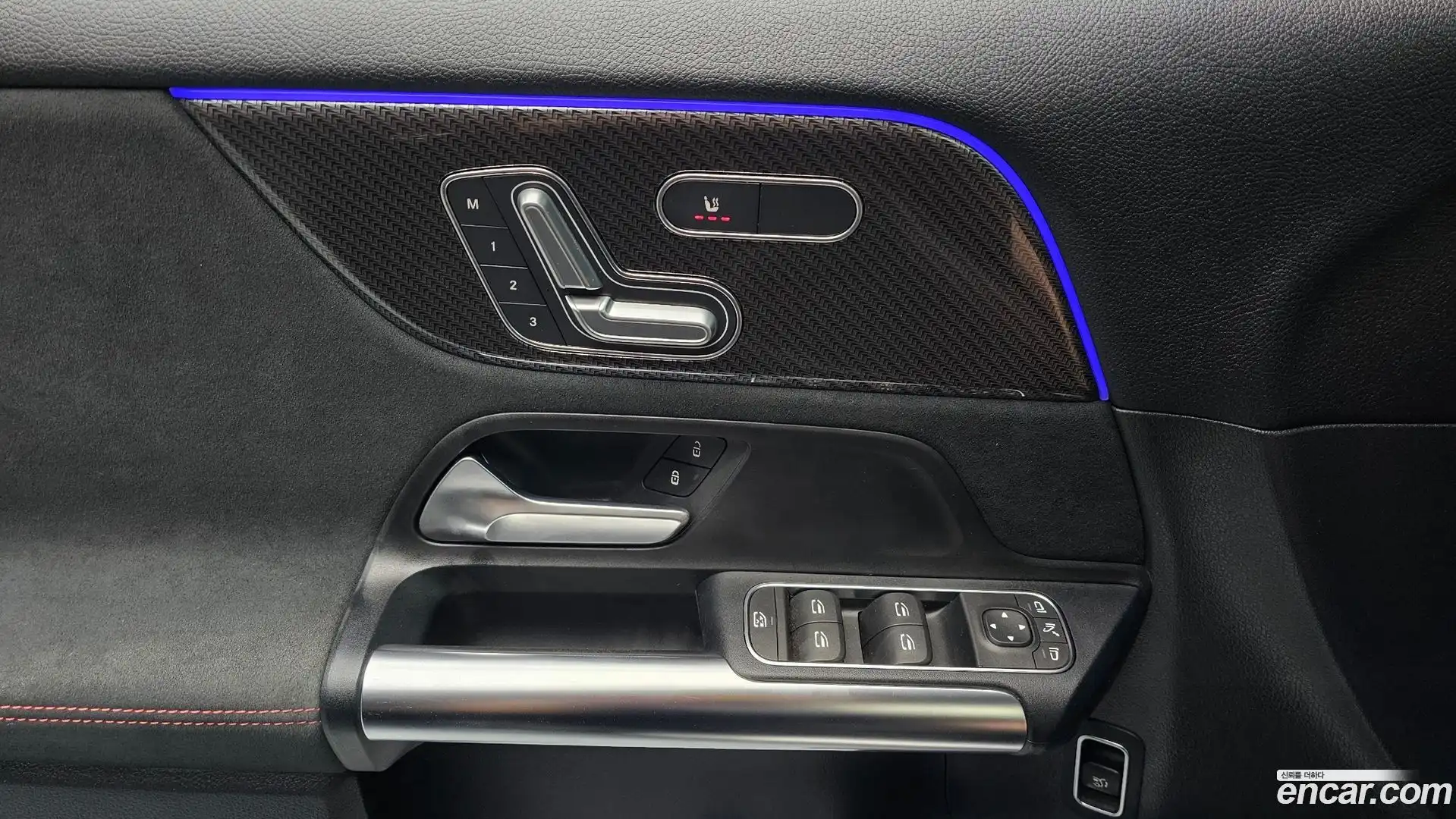 GLA-Class Mercedes-Benz 2023.1-OPTION-042