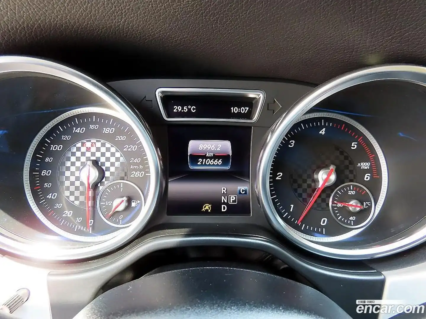 GLE-Class Mercedes-Benz 2018.5-INNER-009