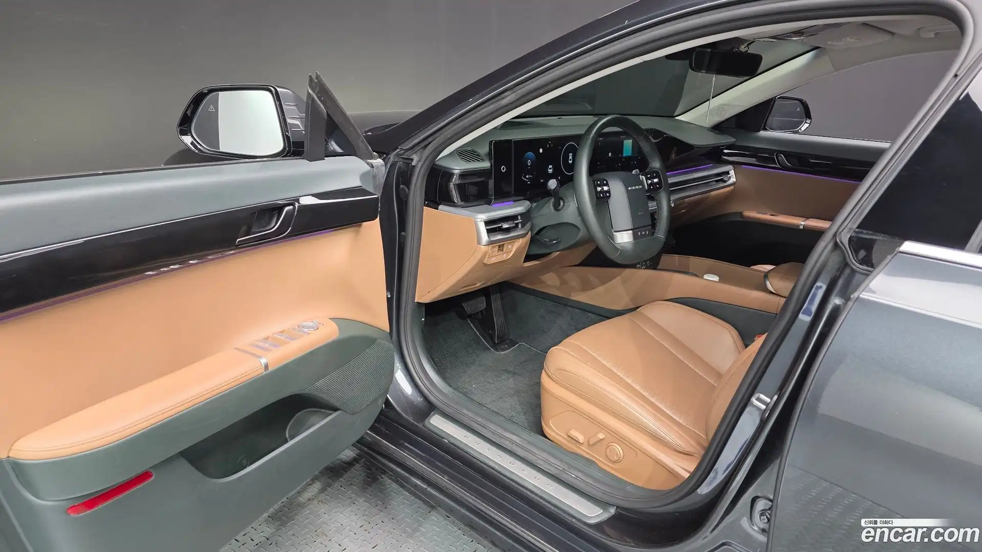 Grandeur Hyundai 2023.1-INNER-010