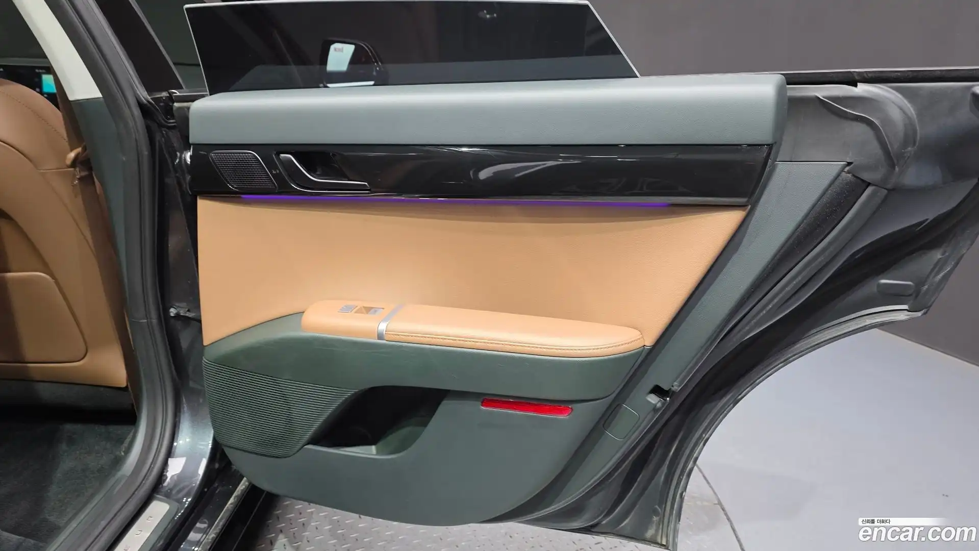 Grandeur Hyundai 2023.1-INNER-035