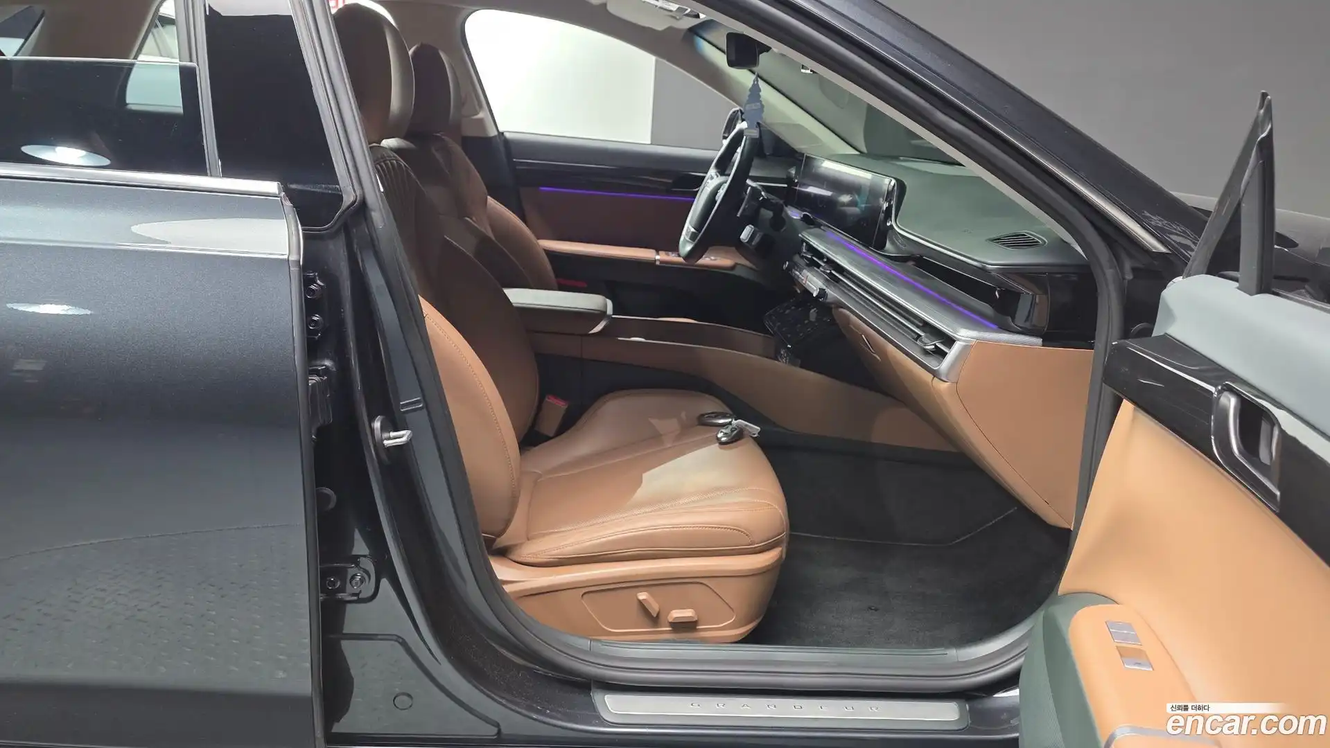 Grandeur Hyundai 2023.1-INNER-036