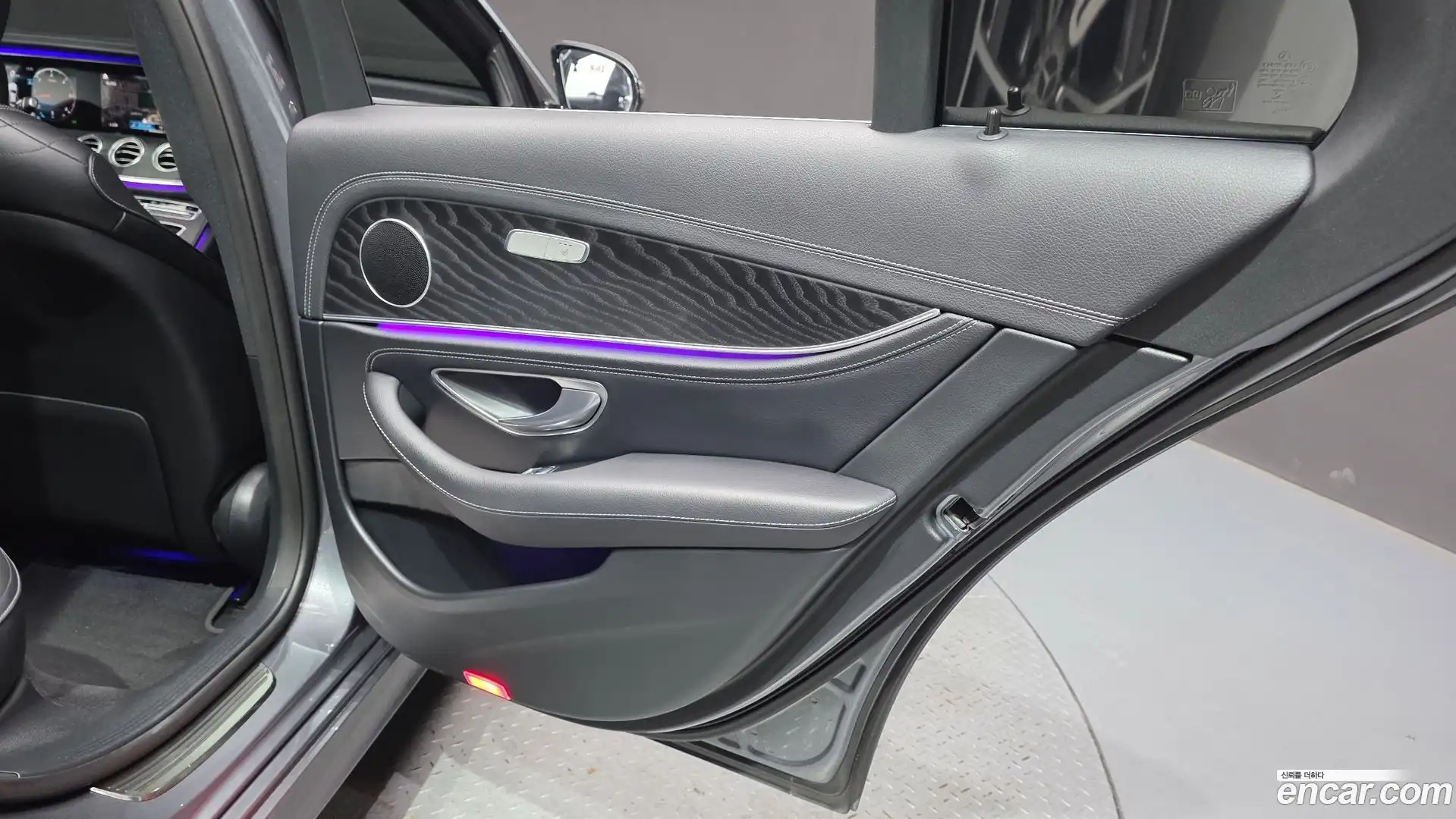 E-Class Mercedes-Benz 2021.7-INNER-035