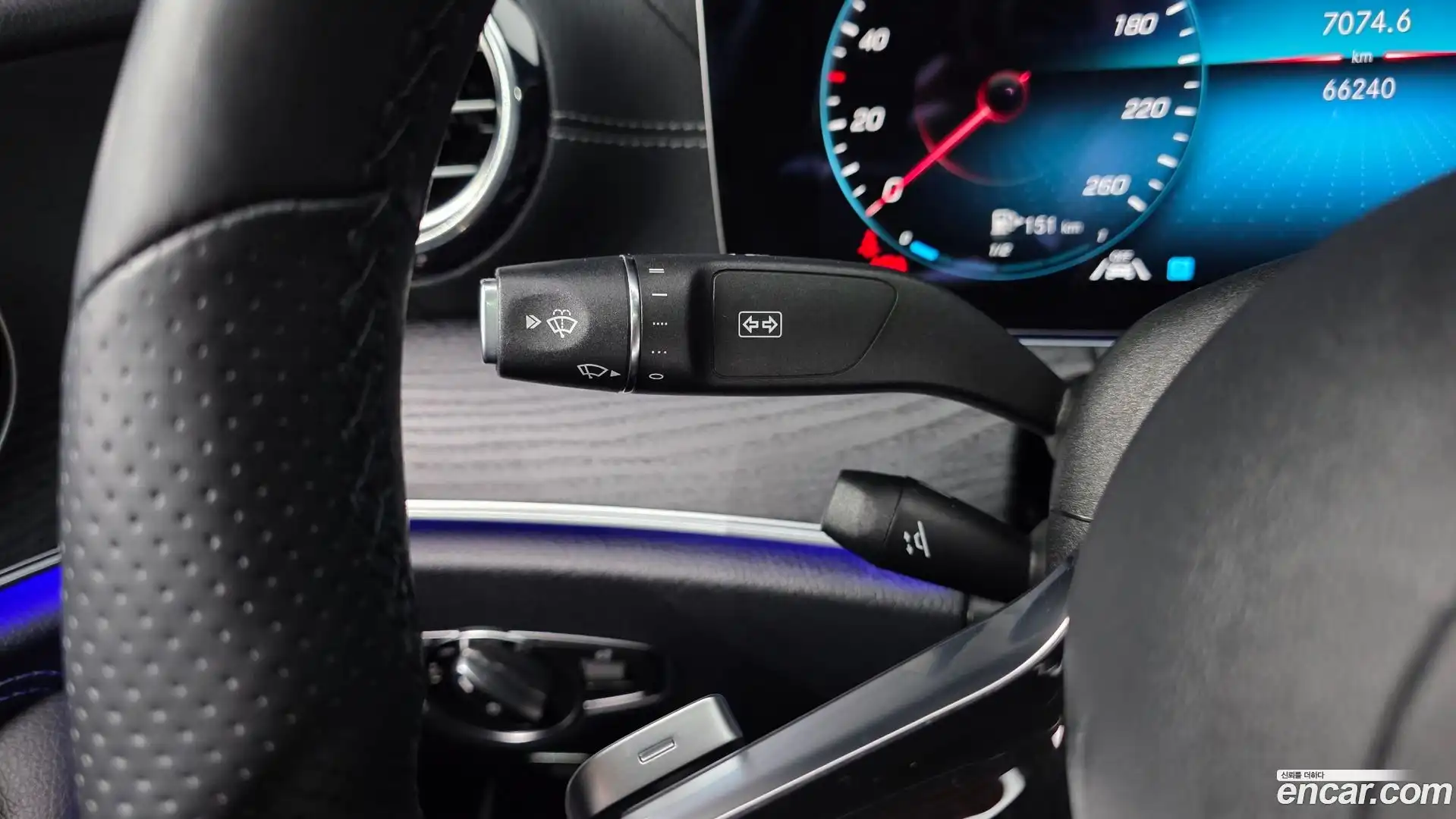 E-Class Mercedes-Benz 2021.7-OPTION-040