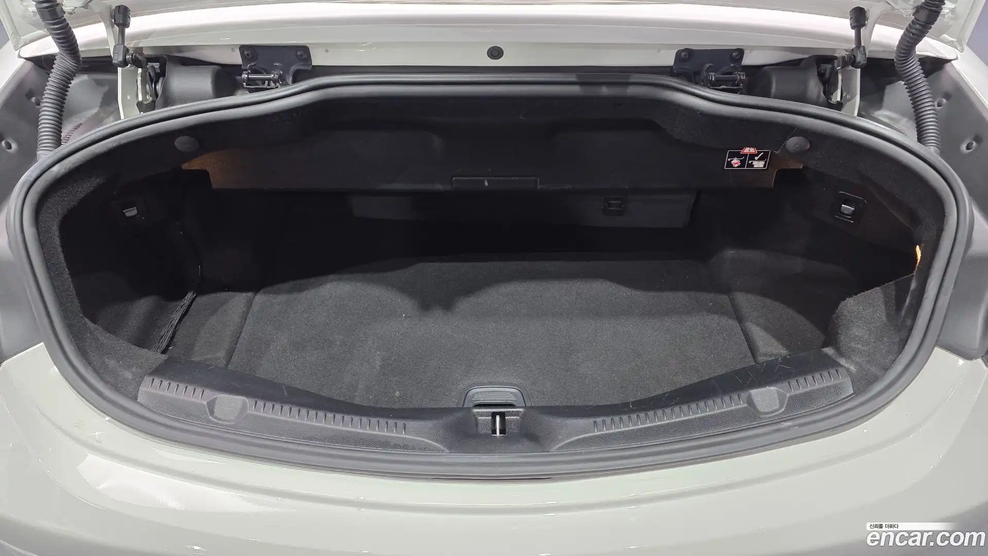 E-Class Mercedes-Benz 2018.11-OPTION-019