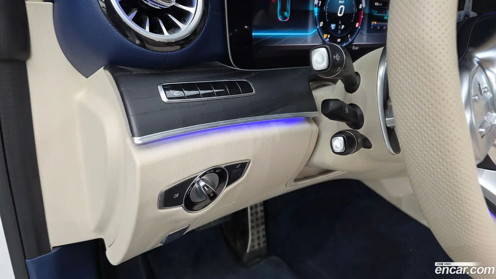 E-Class Mercedes-Benz 2018.11-OPTION-020