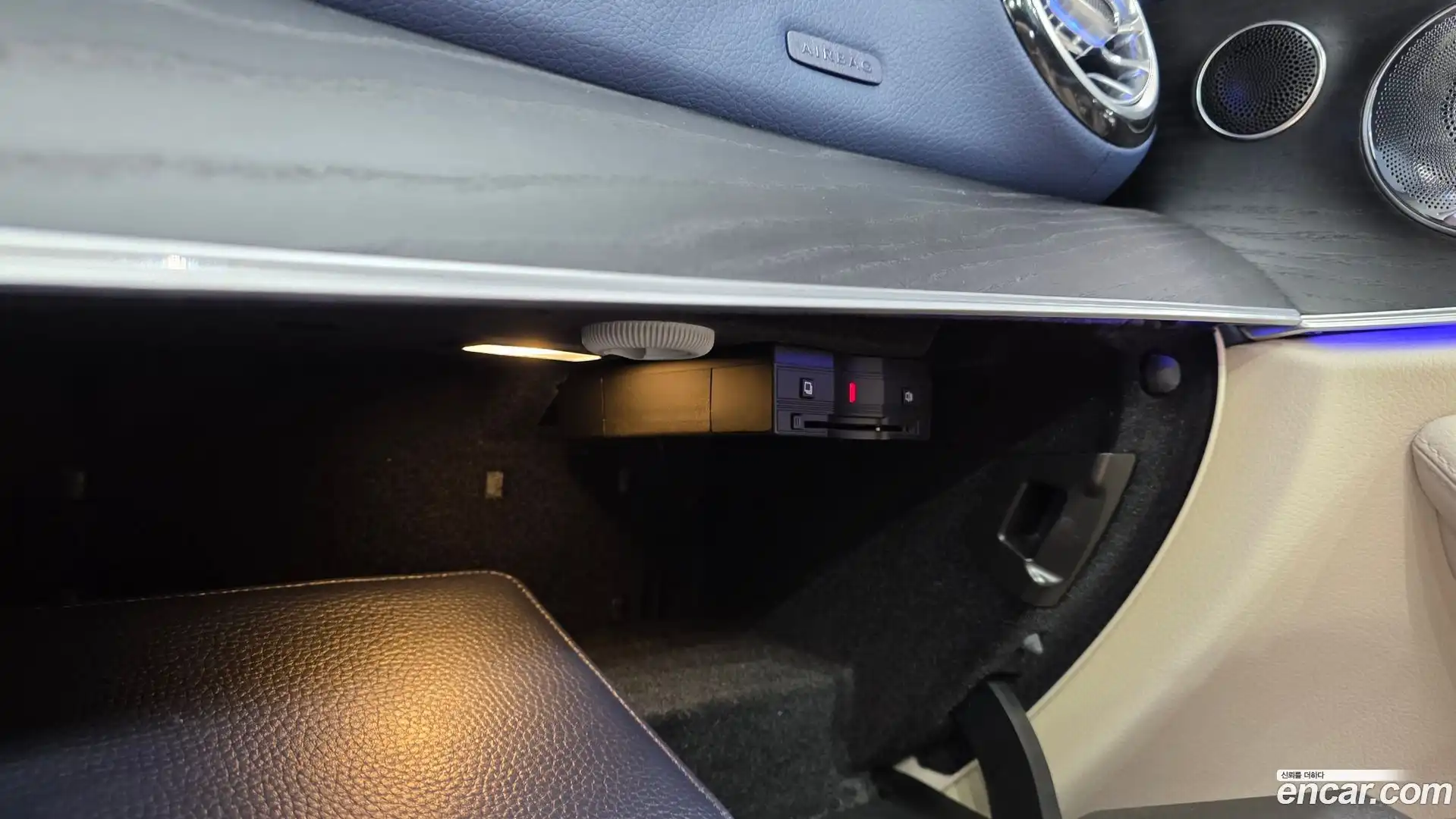 E-Class Mercedes-Benz 2018.11-OPTION-041