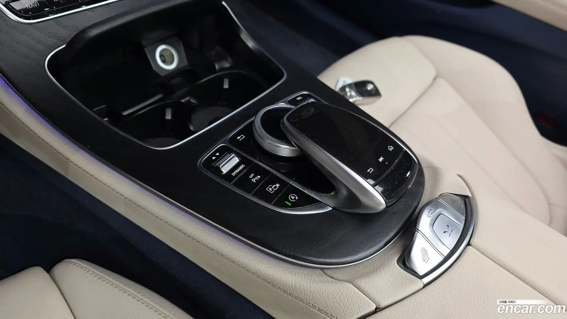 E-Class Mercedes-Benz 2018.11-OPTION-044