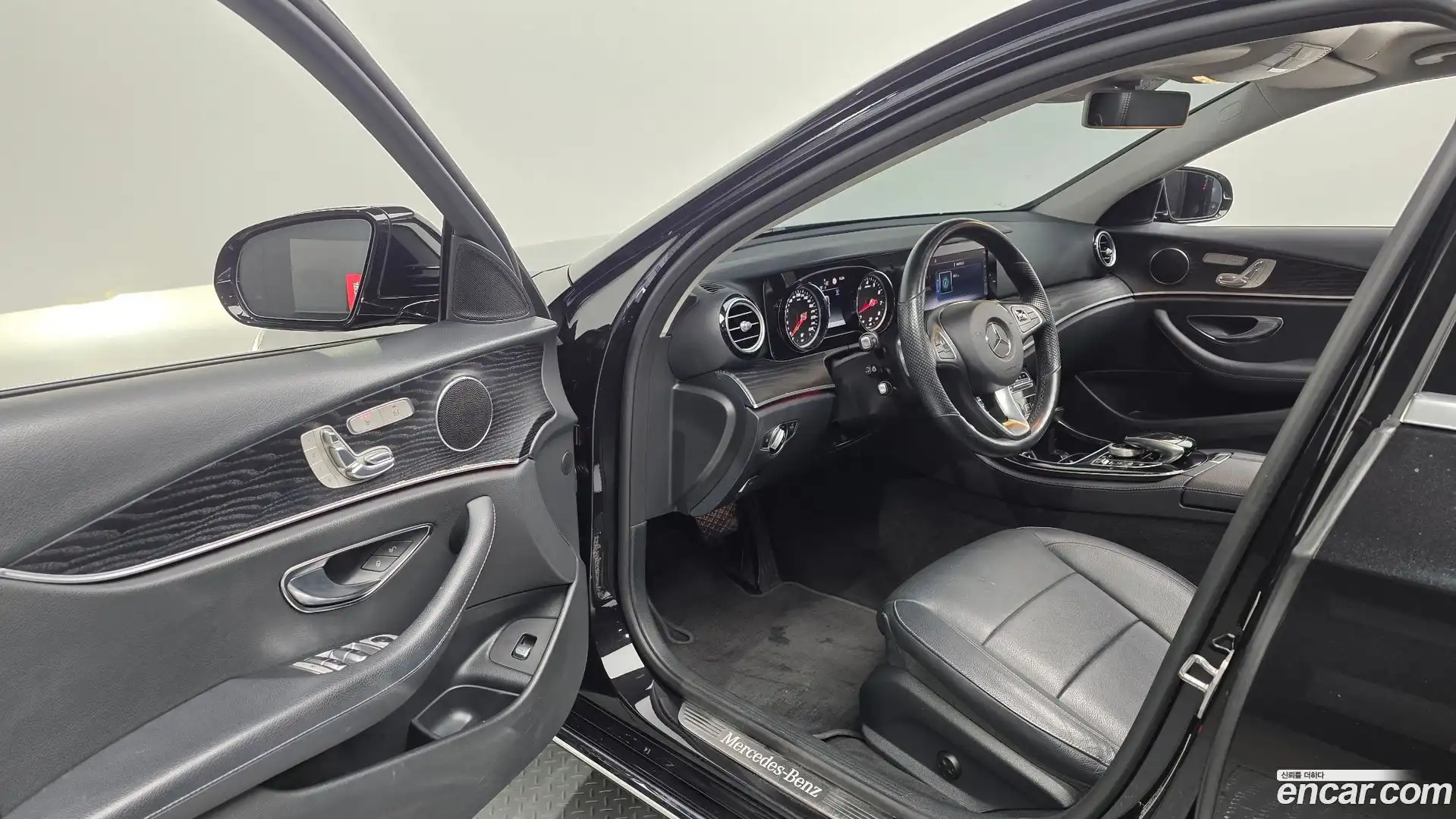 E-Class Mercedes-Benz 2018.2-INNER-010