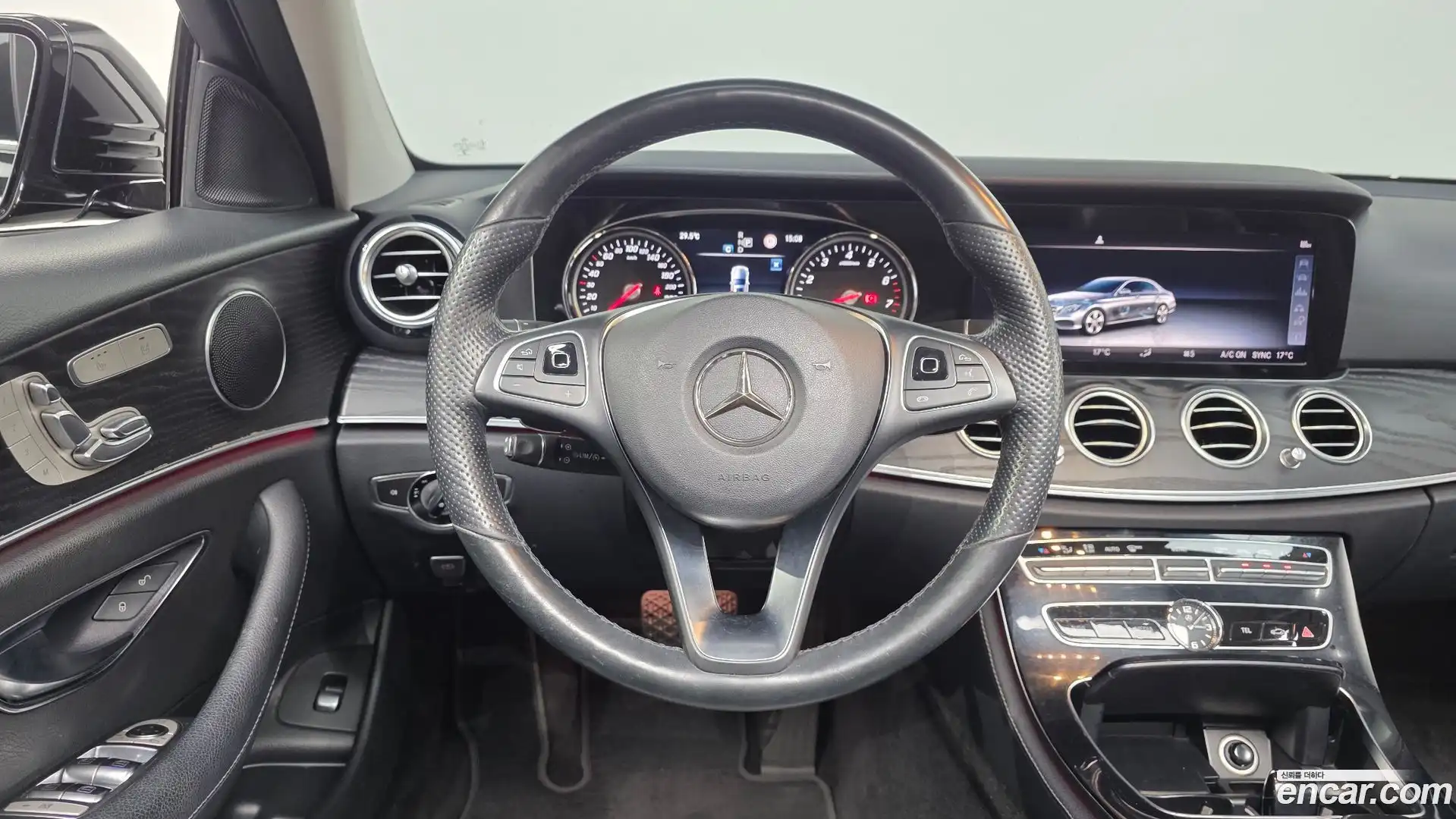 E-Class Mercedes-Benz 2018.2-OPTION-017