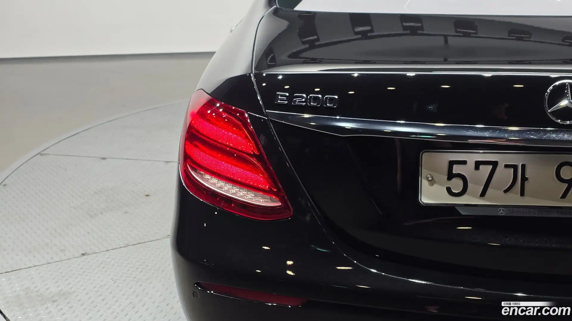 E-Class Mercedes-Benz 2018.2-OUTER-033