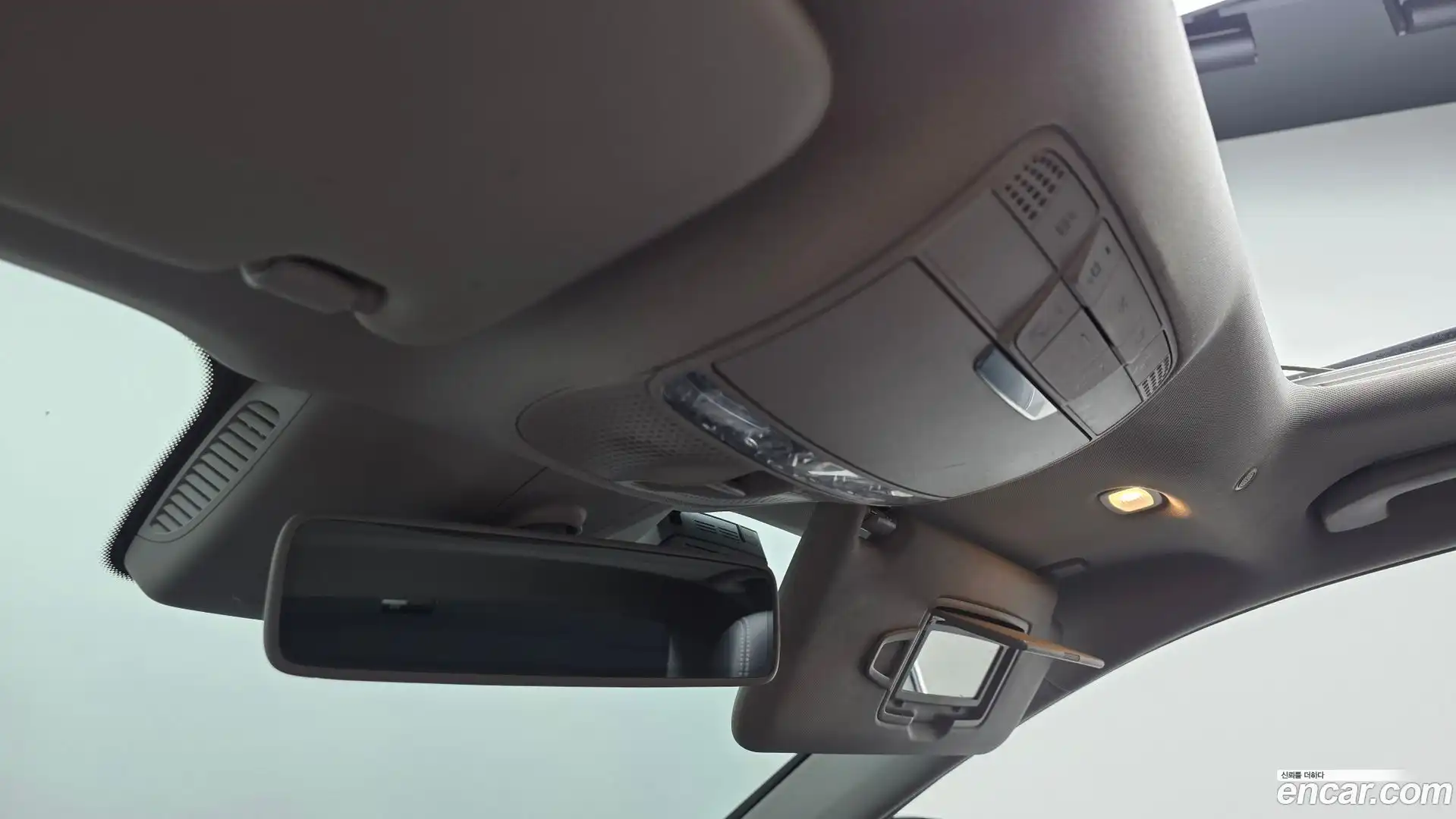 E-Class Mercedes-Benz 2018.2-OPTION-041