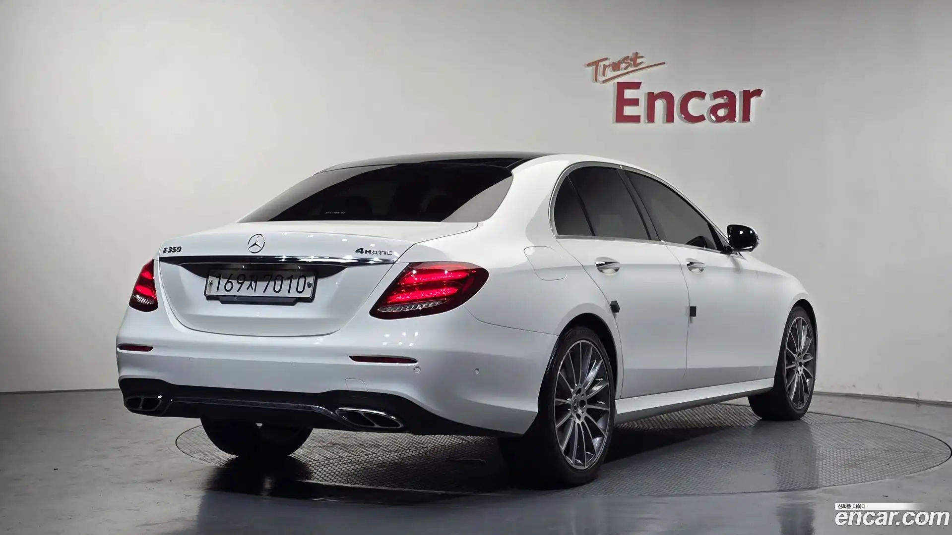 E-Class Mercedes-Benz 2019.8-OUTER-002