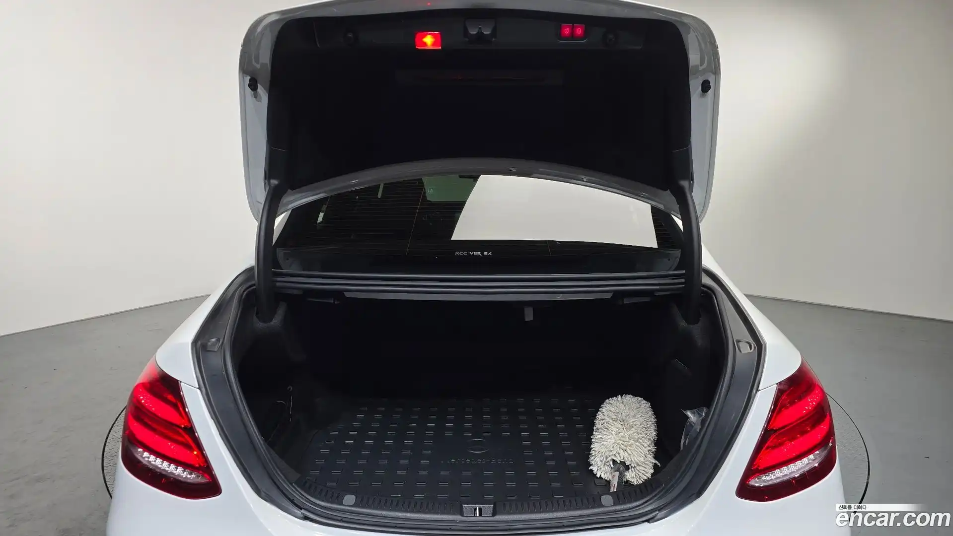 E-Class Mercedes-Benz 2019.8-OPTION-021