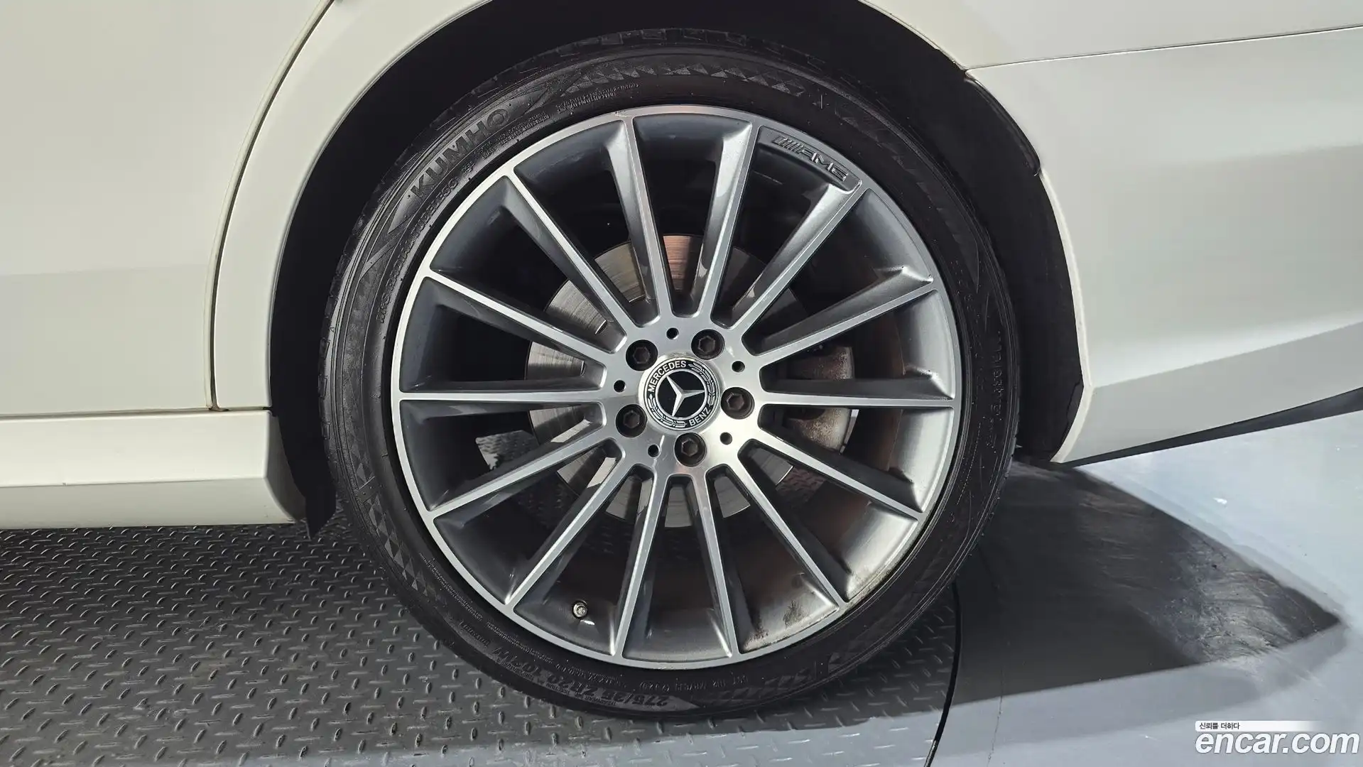 E-Class Mercedes-Benz 2019.8-OUTER-031