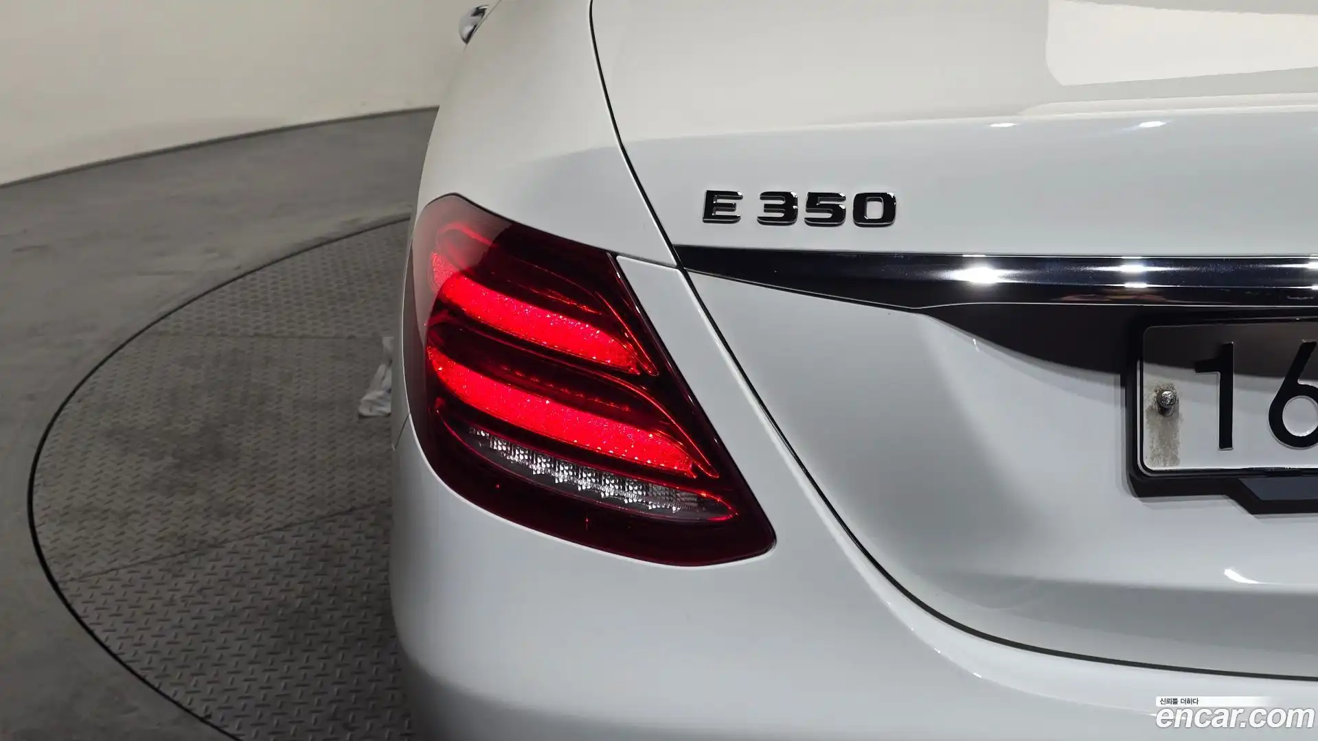 E-Class Mercedes-Benz 2019.8-OUTER-033