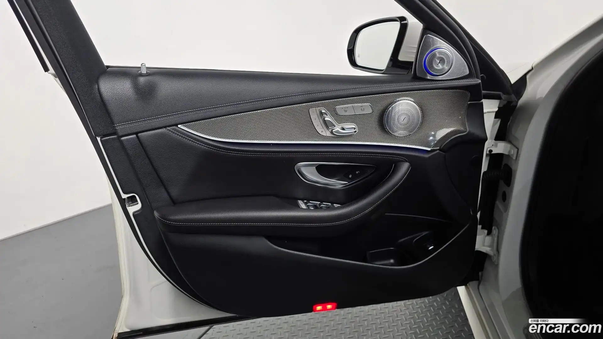 E-Class Mercedes-Benz 2019.8-INNER-034