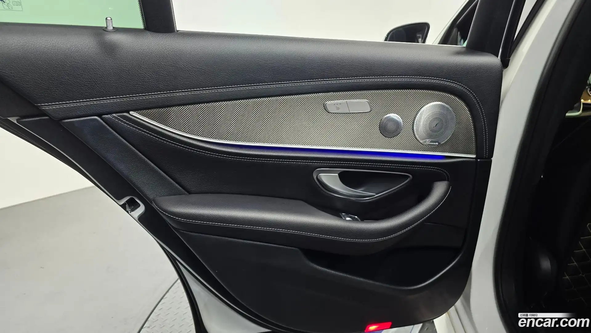 E-Class Mercedes-Benz 2019.8-INNER-035