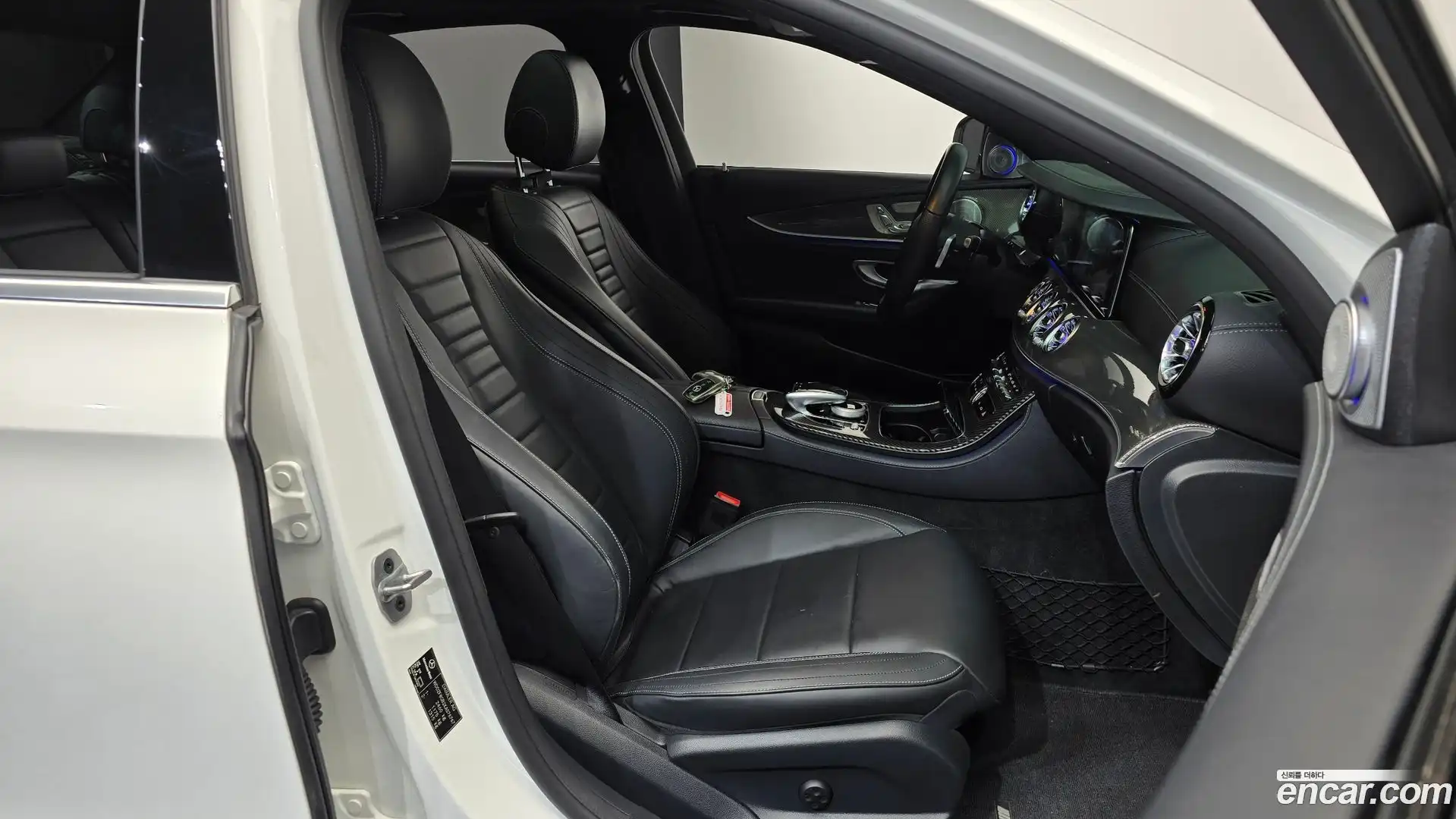 E-Class Mercedes-Benz 2019.8-INNER-036