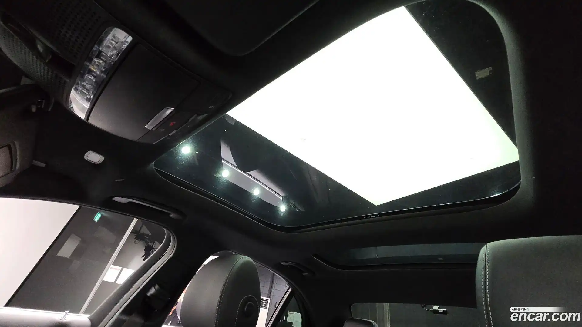 E-Class Mercedes-Benz 2019.8-OPTION-048
