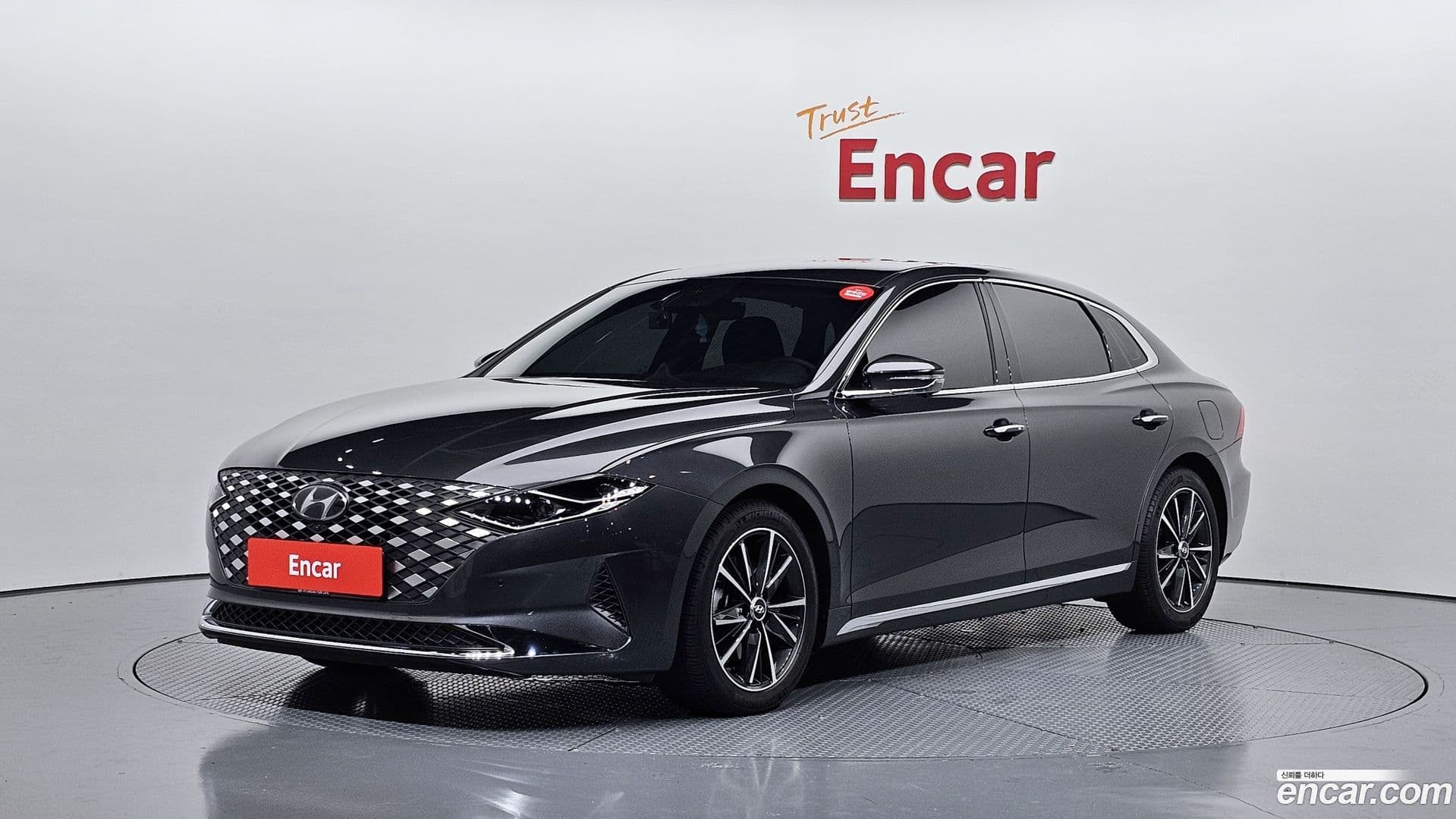 Main__Slider__Photo:Grandeur Hyundai 2020.6-0