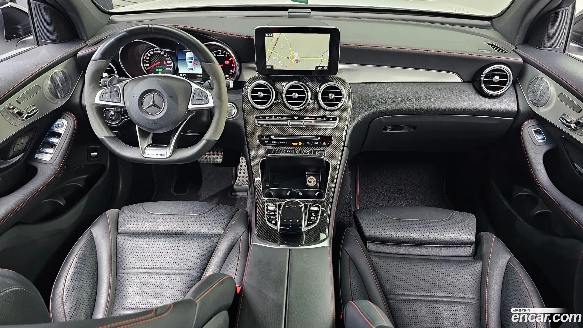 GLC-Class Mercedes-Benz 2019.11-INNER-007