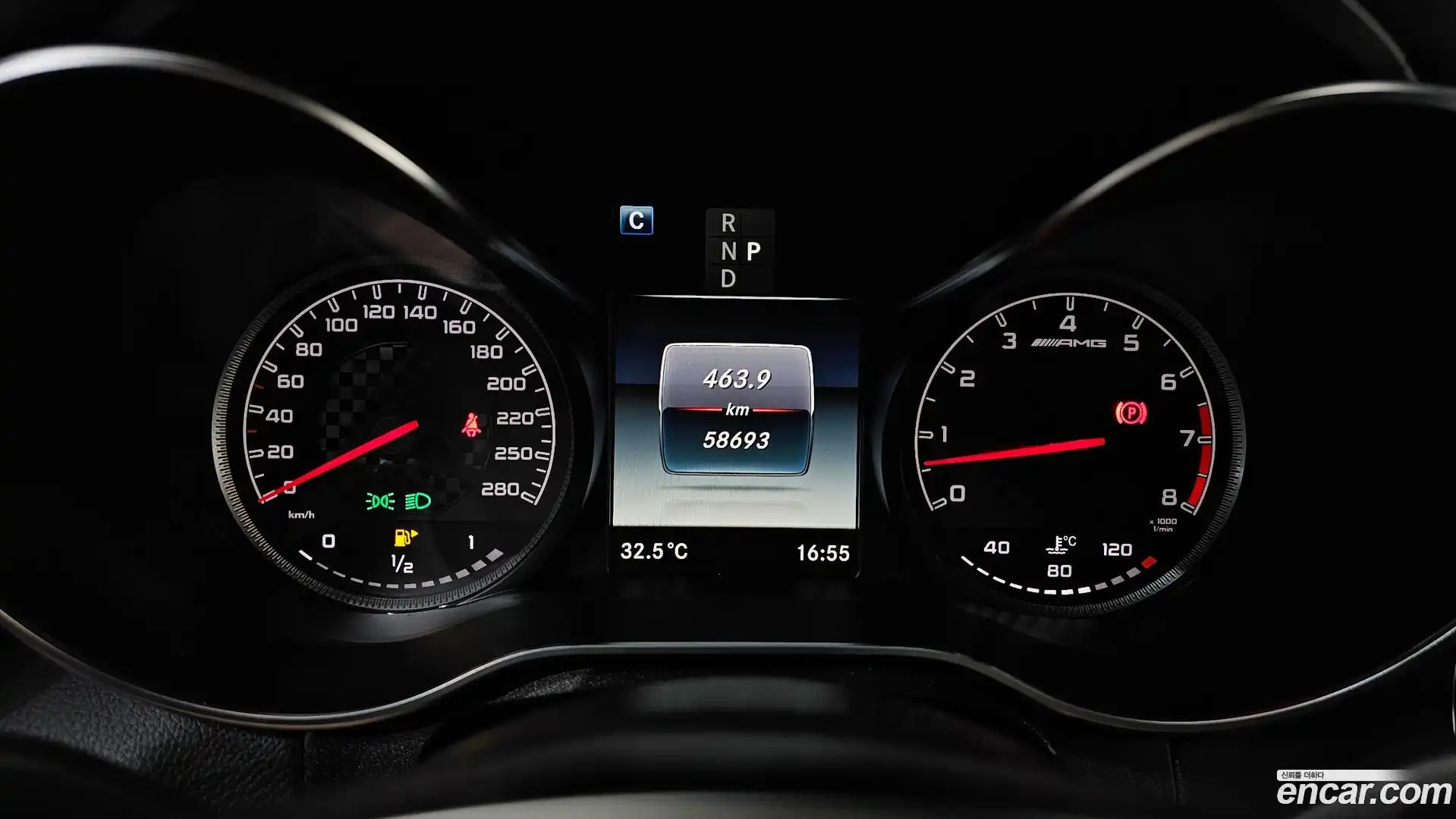 GLC-Class Mercedes-Benz 2019.11-INNER-008