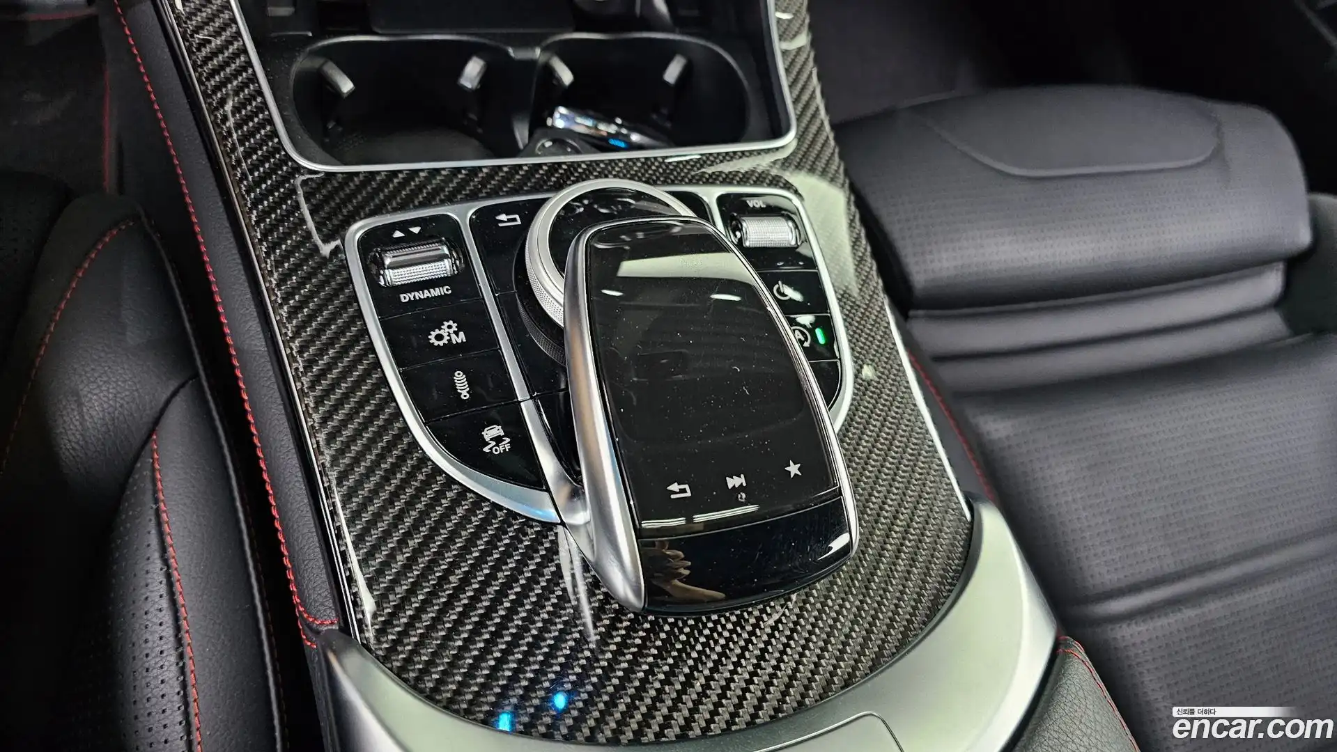 GLC-Class Mercedes-Benz 2019.11-INNER-009