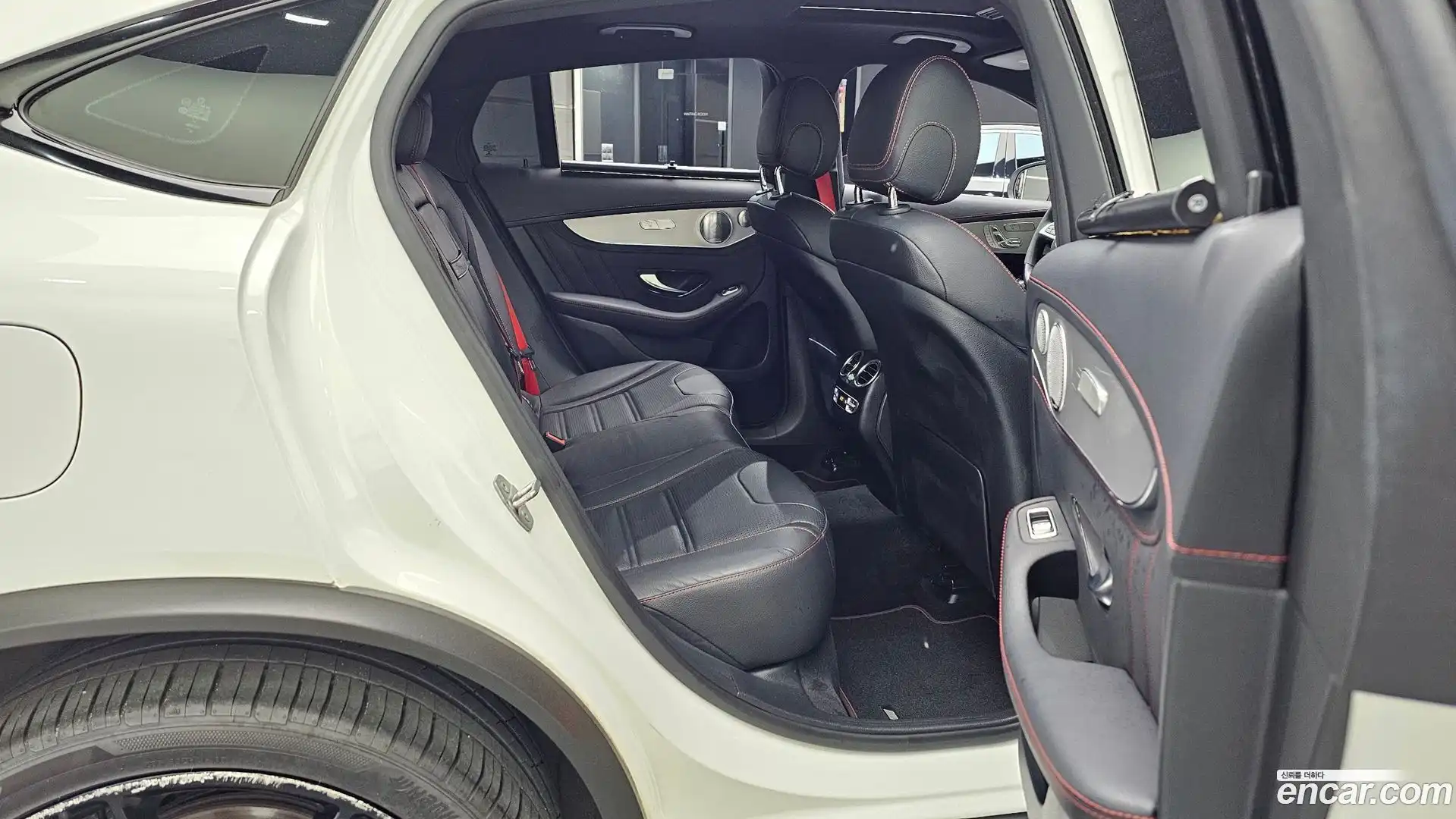 GLC-Class Mercedes-Benz 2019.11-OPTION-016