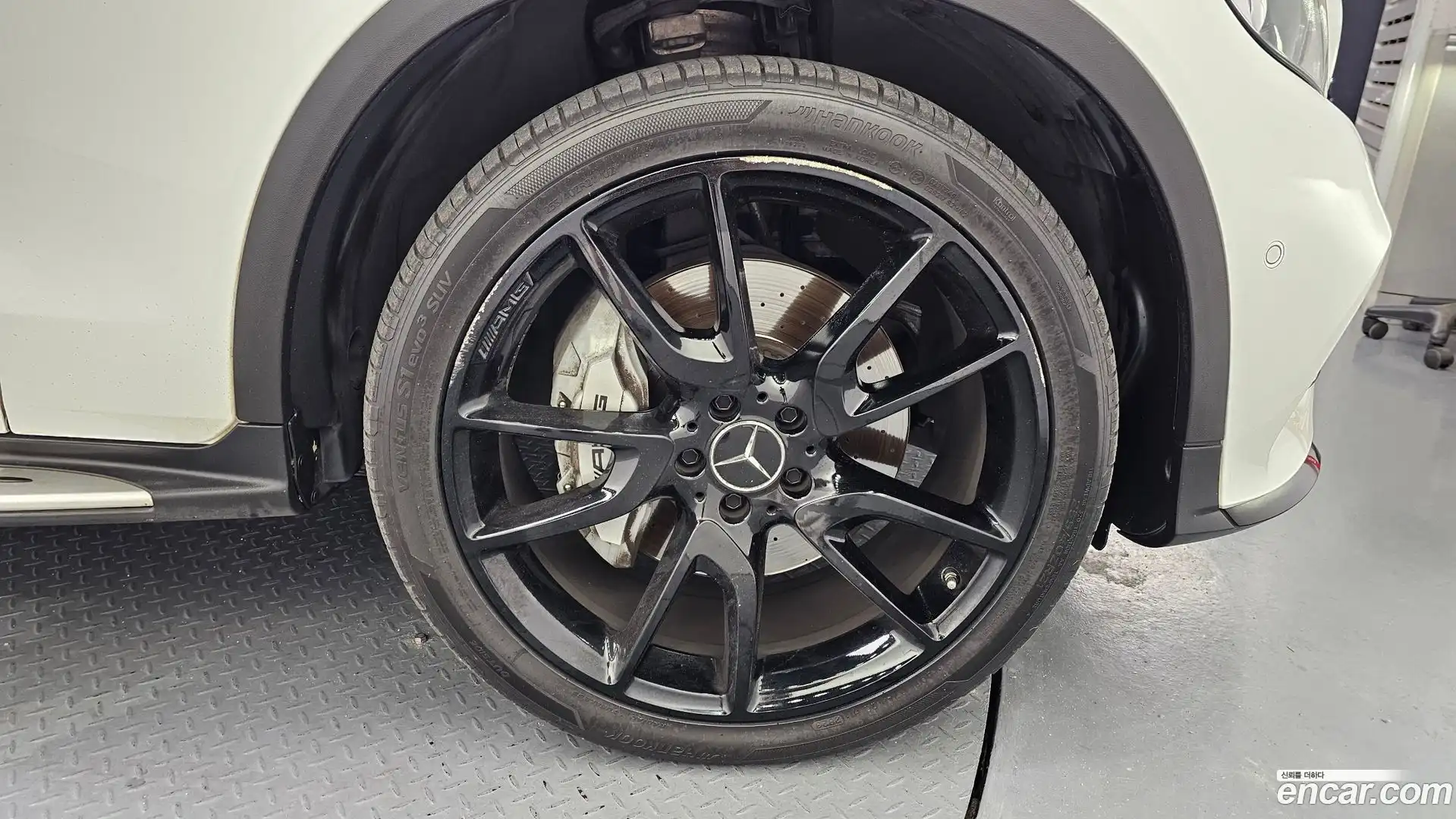 GLC-Class Mercedes-Benz 2019.11-OUTER-031
