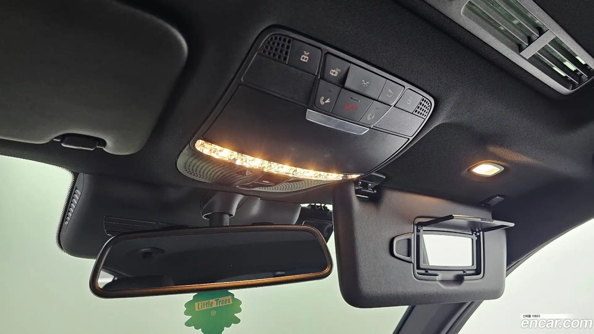 GLC-Class Mercedes-Benz 2019.11-OPTION-040