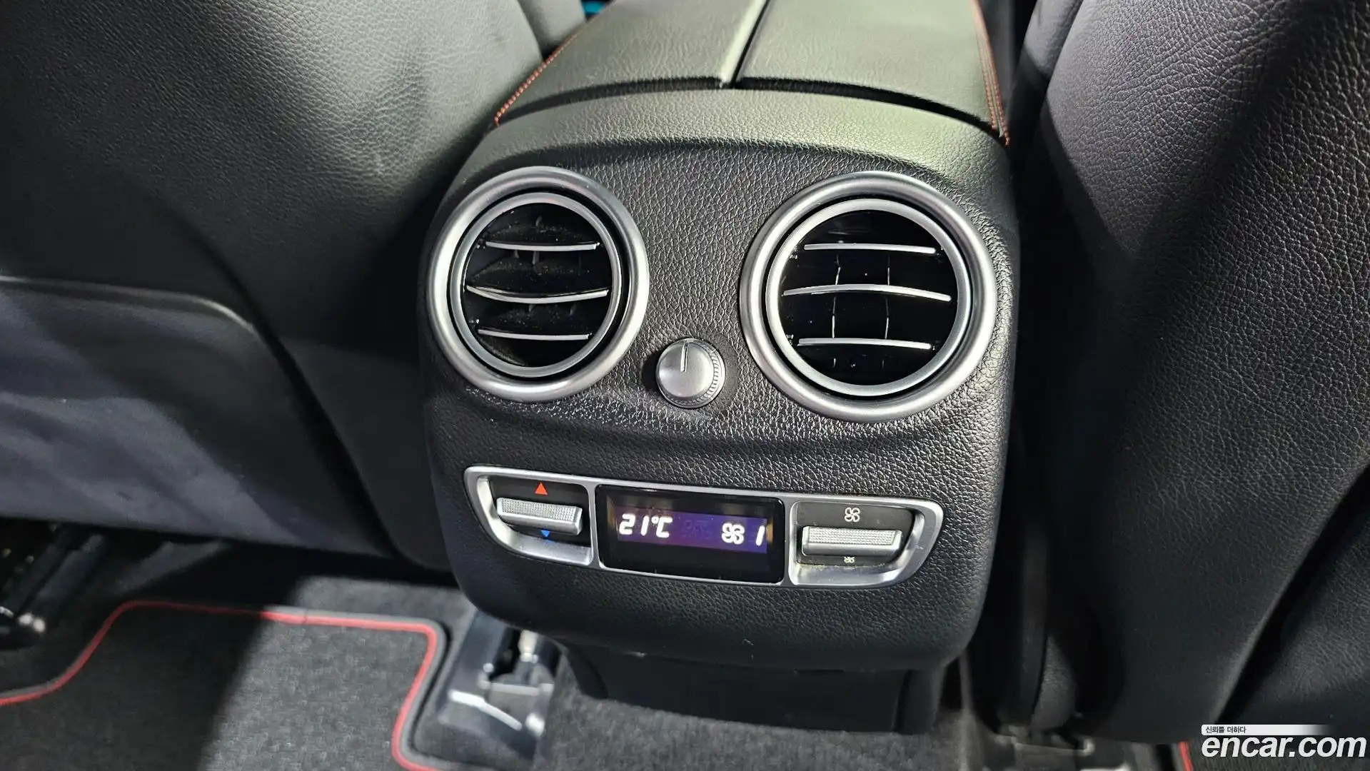 GLC-Class Mercedes-Benz 2019.11-OPTION-043