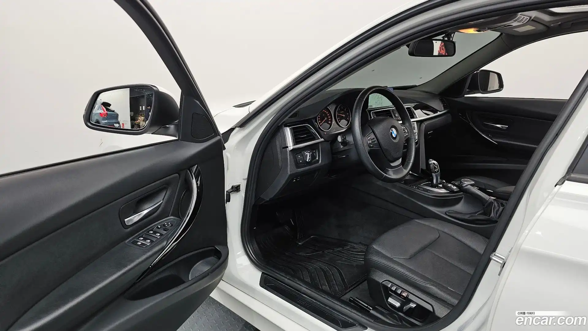 3-Series BMW 2018.1-INNER-010