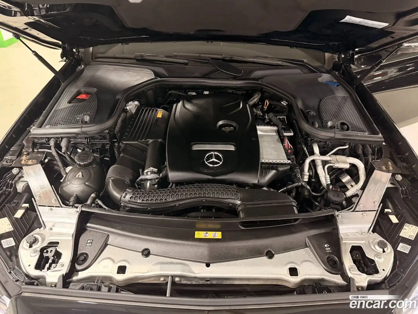 E-Class Mercedes-Benz 2022.5-OPTION-023