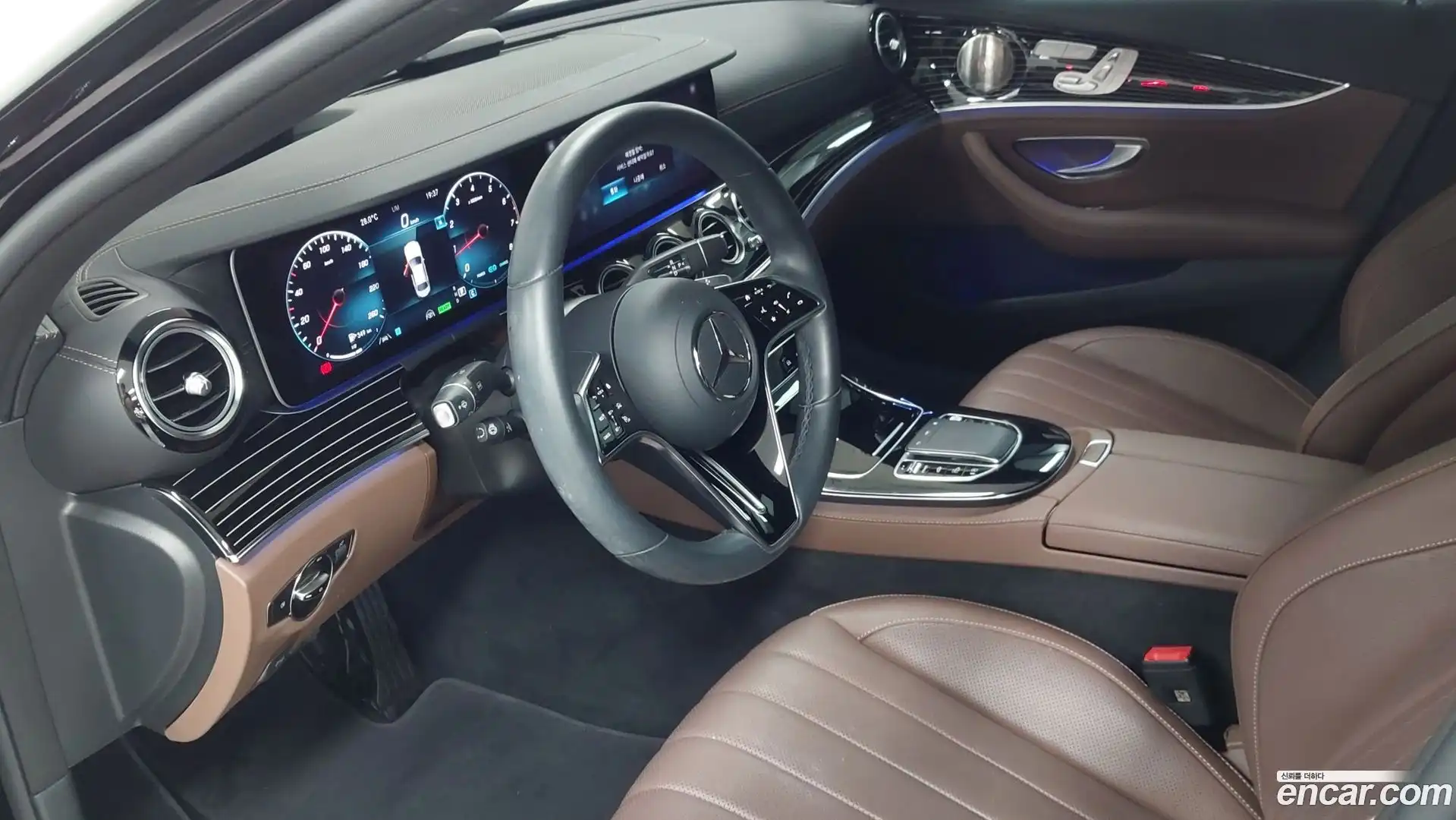 E-Class Mercedes-Benz 2023.8-INNER-009