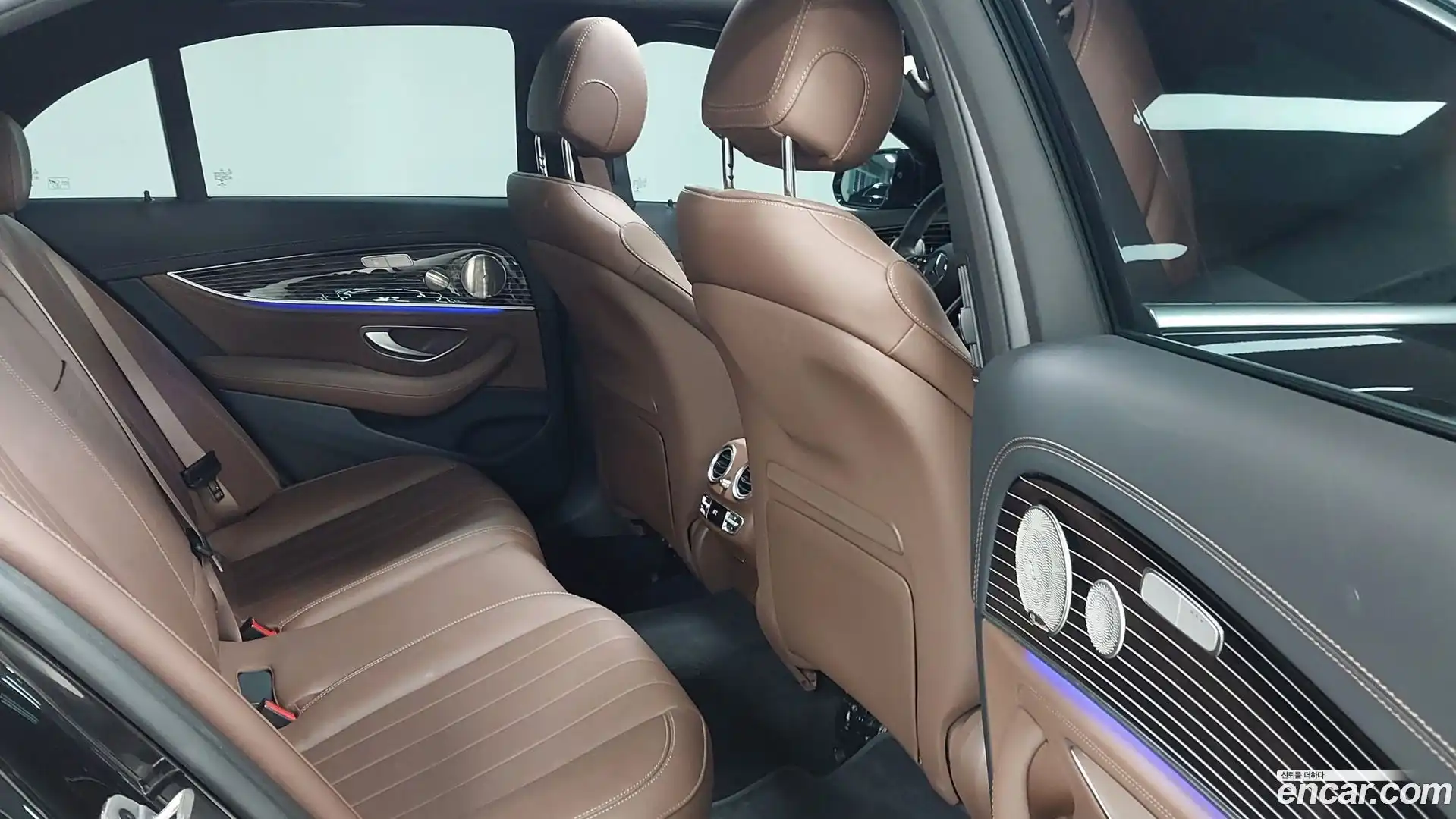 E-Class Mercedes-Benz 2023.8-INNER-010