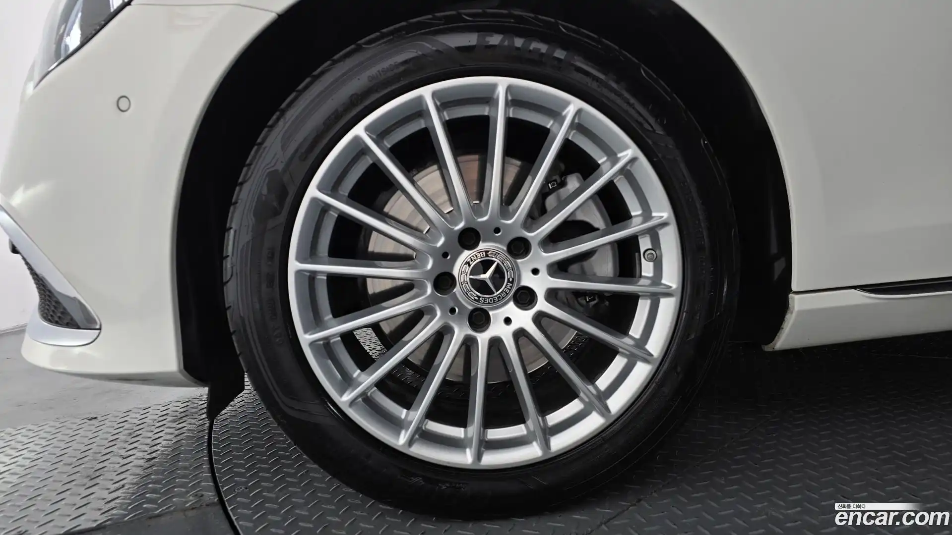 E-Class Mercedes-Benz 2021.7-OUTER-005