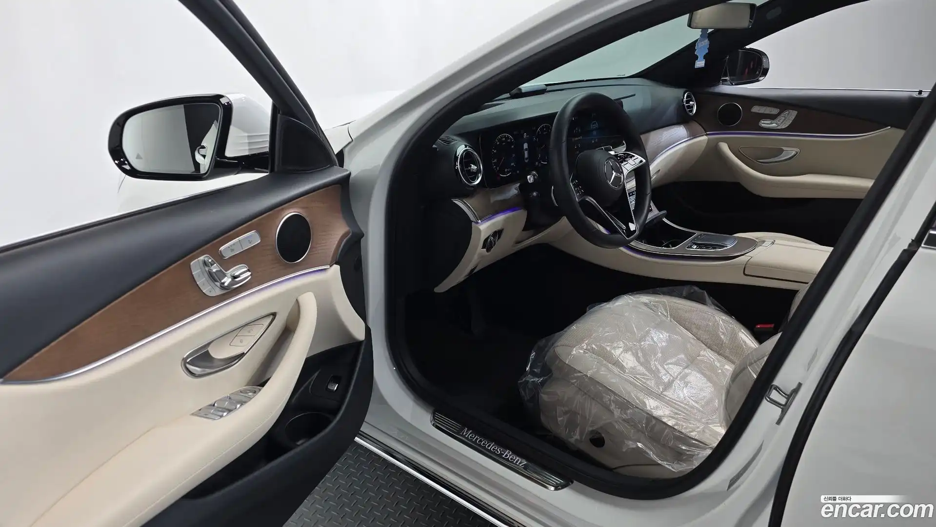 E-Class Mercedes-Benz 2021.7-INNER-010