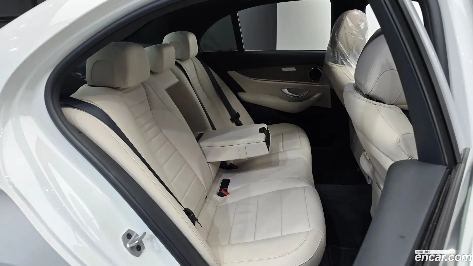 E-Class Mercedes-Benz 2021.7-OPTION-015