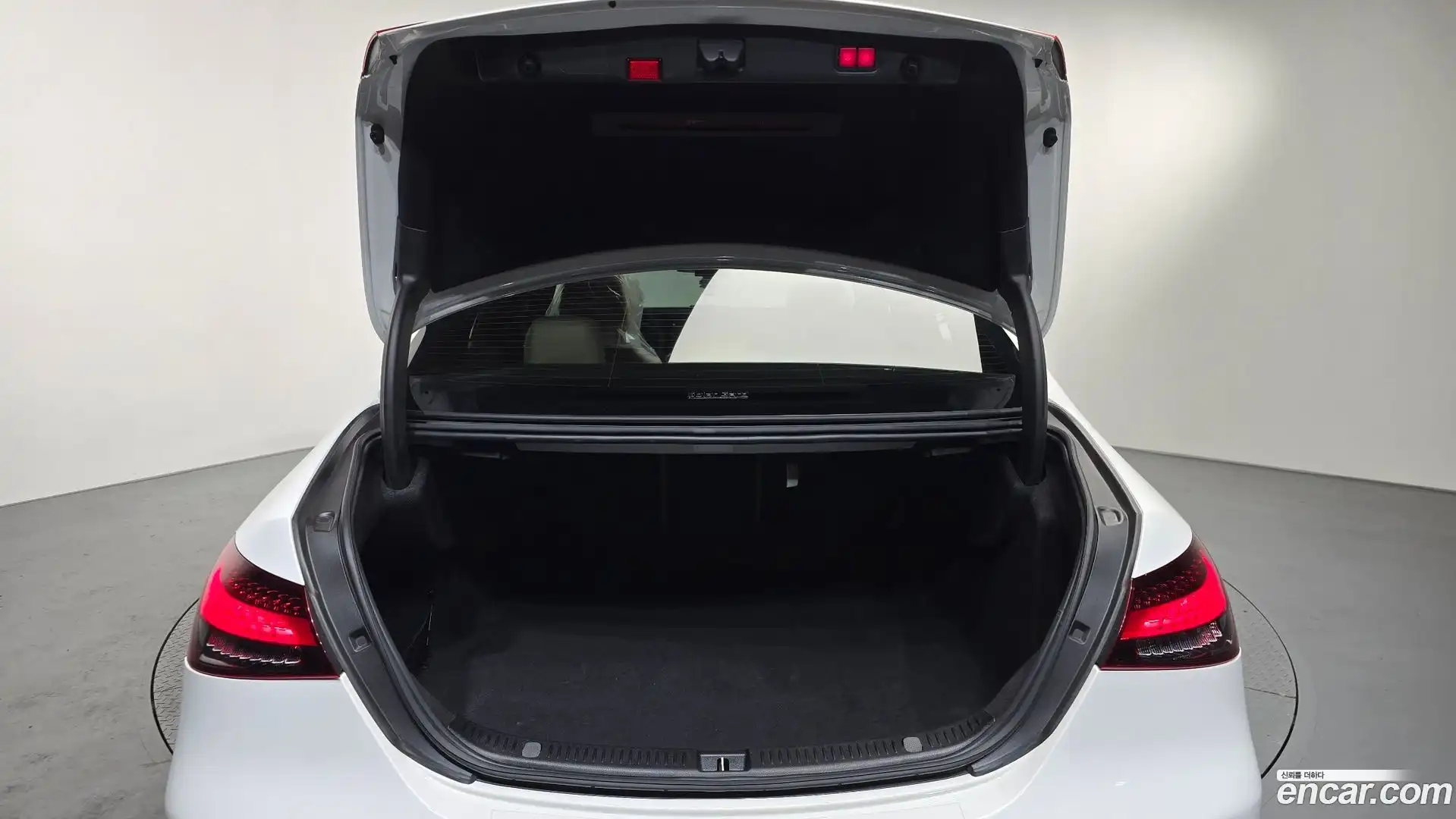 E-Class Mercedes-Benz 2021.7-OPTION-024