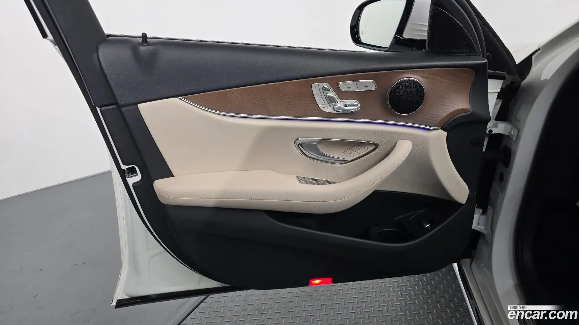 E-Class Mercedes-Benz 2021.7-INNER-034