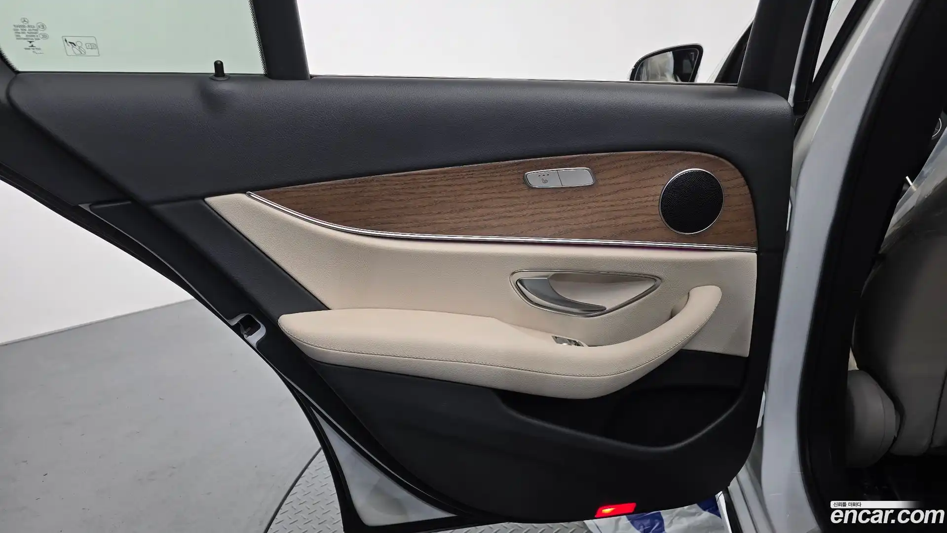 E-Class Mercedes-Benz 2021.7-INNER-035