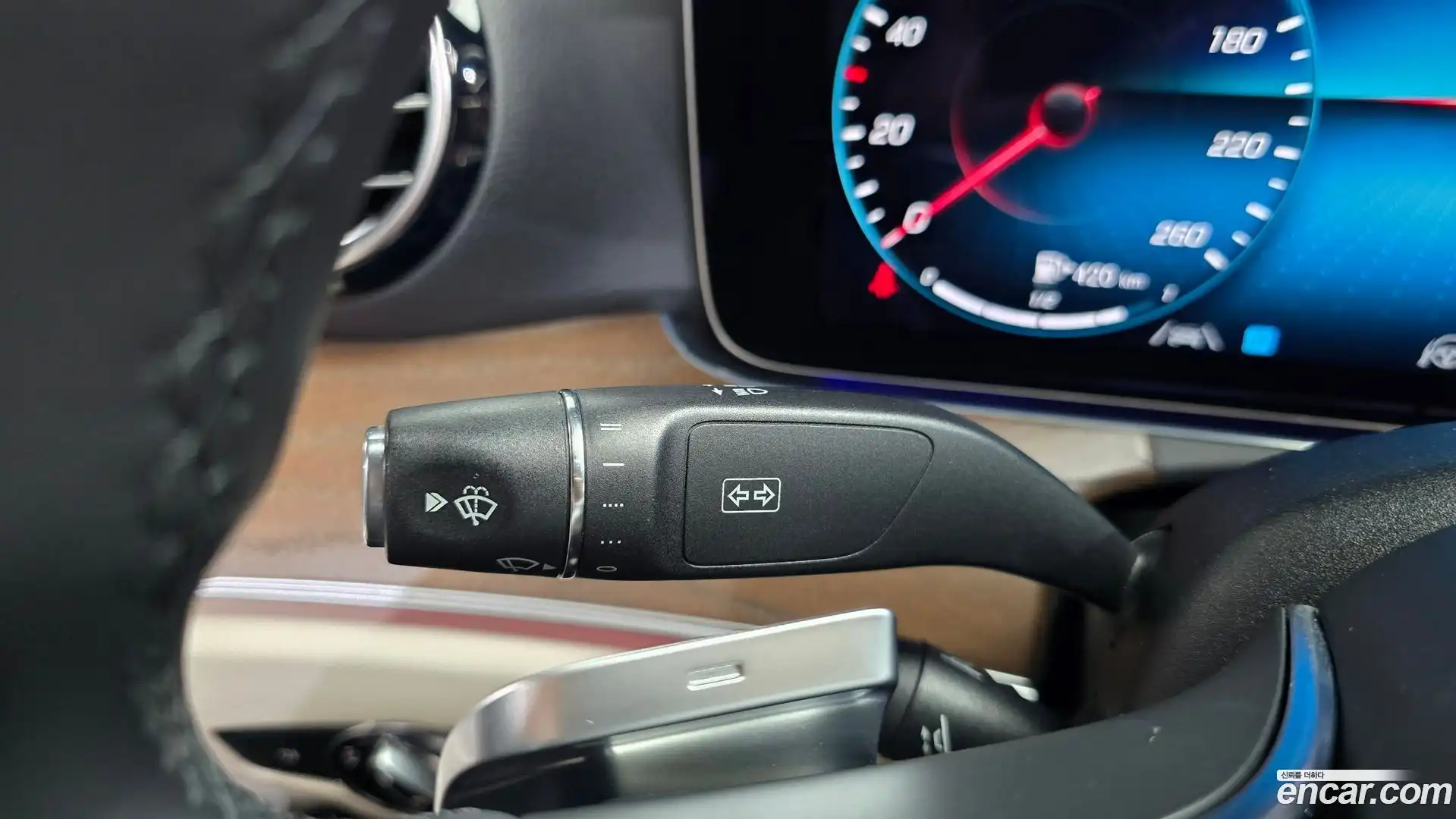 E-Class Mercedes-Benz 2021.7-OPTION-043