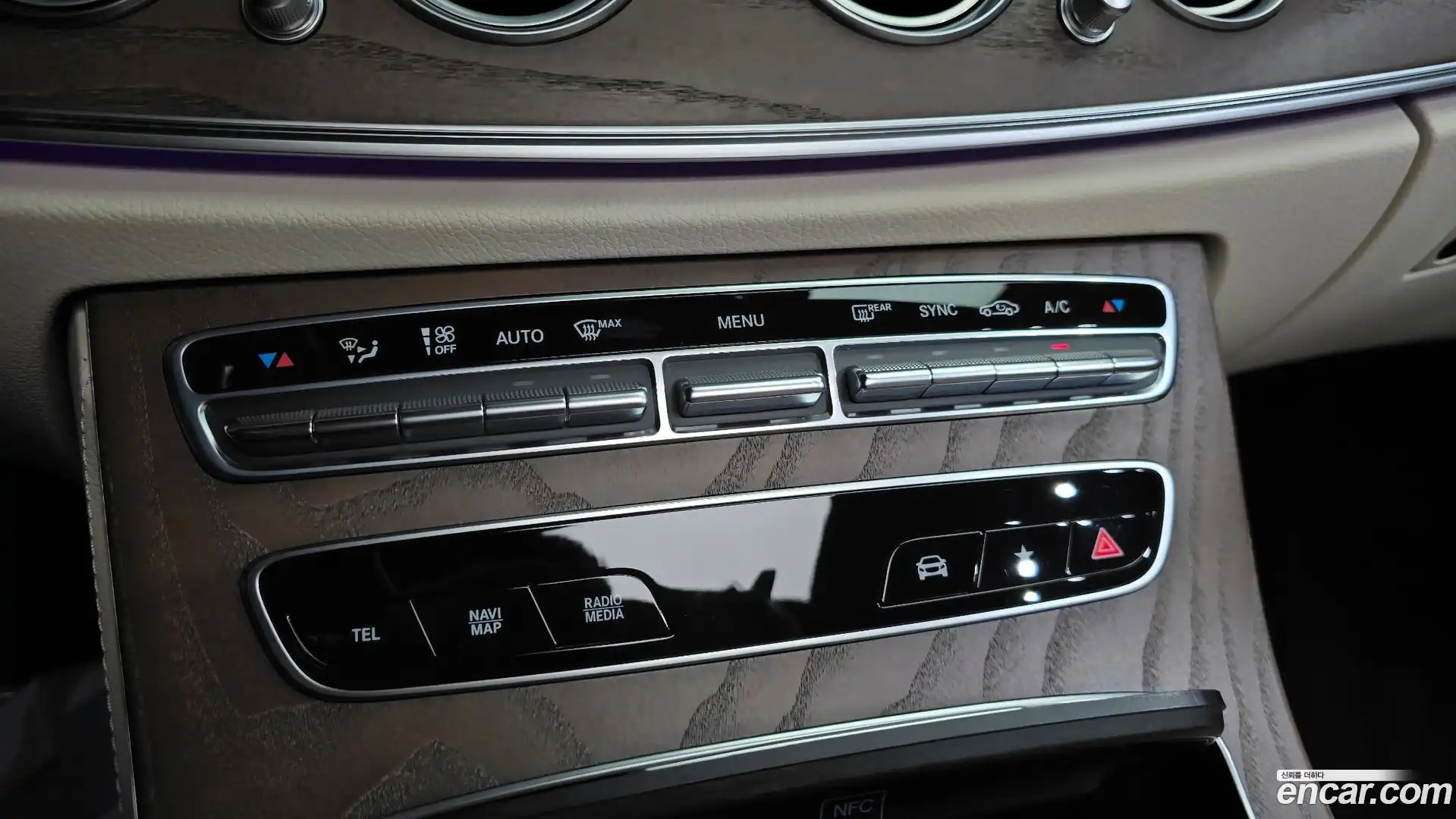 E-Class Mercedes-Benz 2021.7-OPTION-044