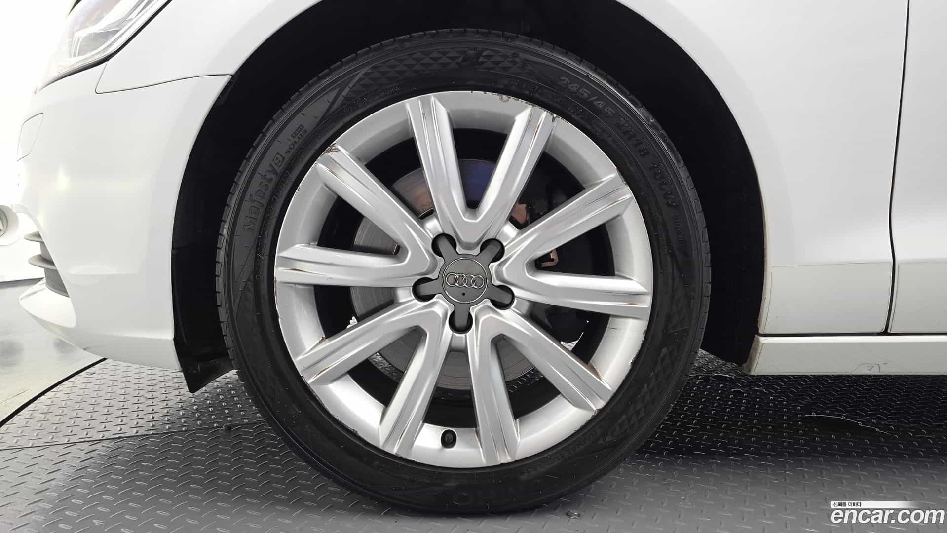 A6 Audi 2013.1-OUTER-005