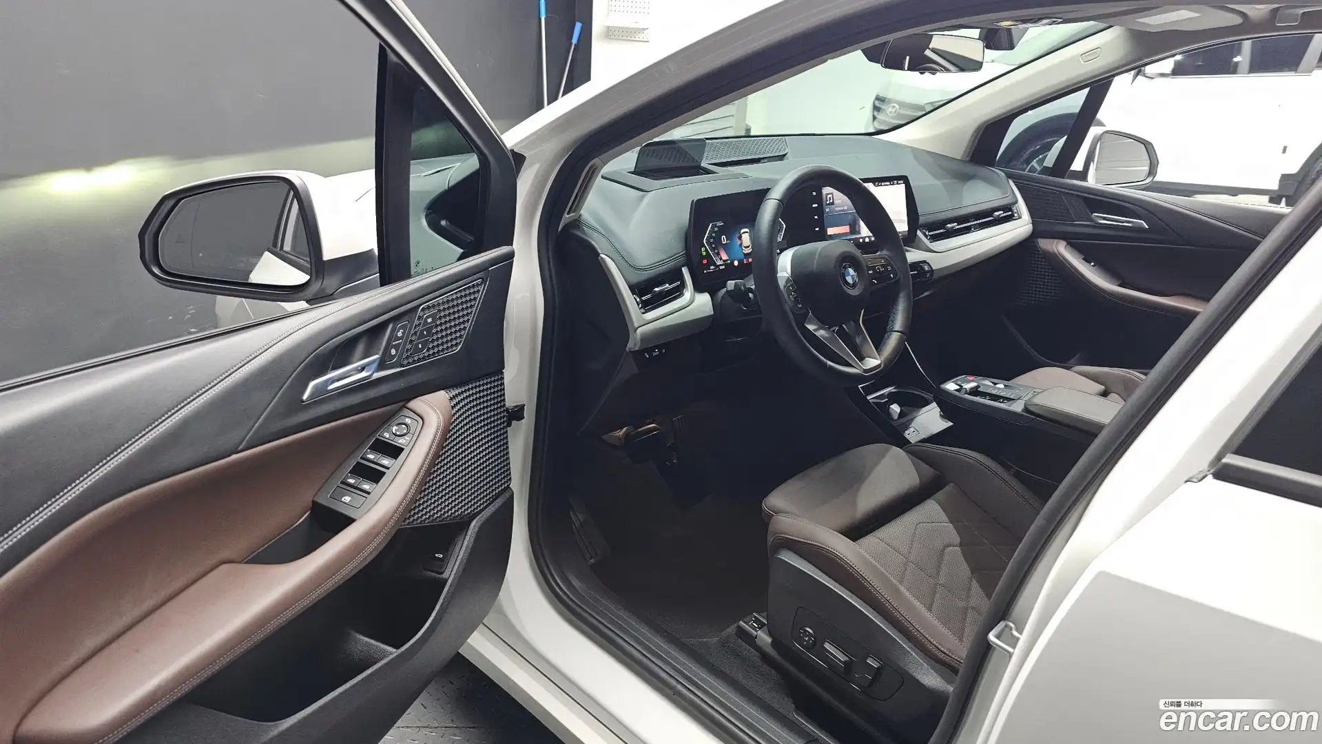 2-Series BMW 2025.1-INNER-010