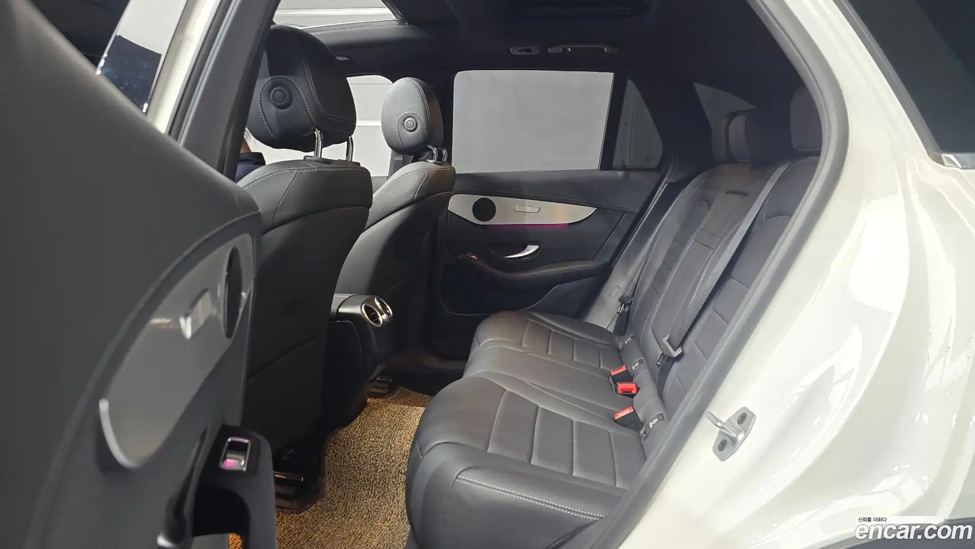 GLC-Class Mercedes-Benz 2021.4-OPTION-016