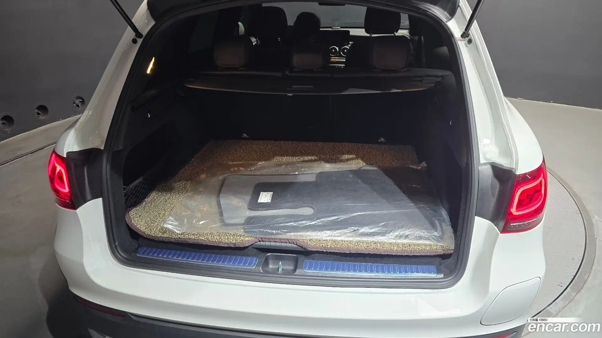 GLC-Class Mercedes-Benz 2021.4-OPTION-042