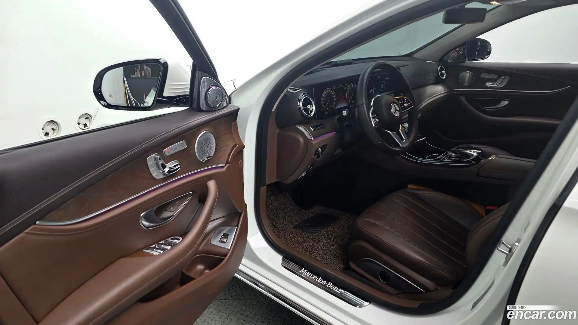 E-Class Mercedes-Benz 2018.9-INNER-010