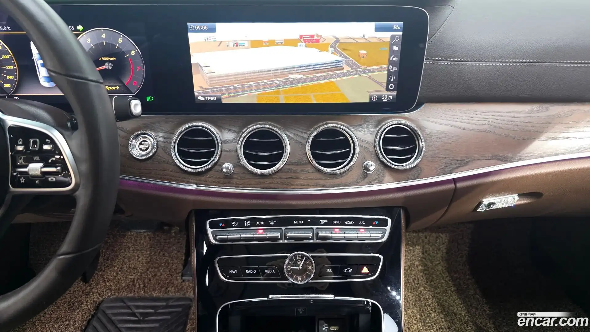 E-Class Mercedes-Benz 2018.9-OPTION-017